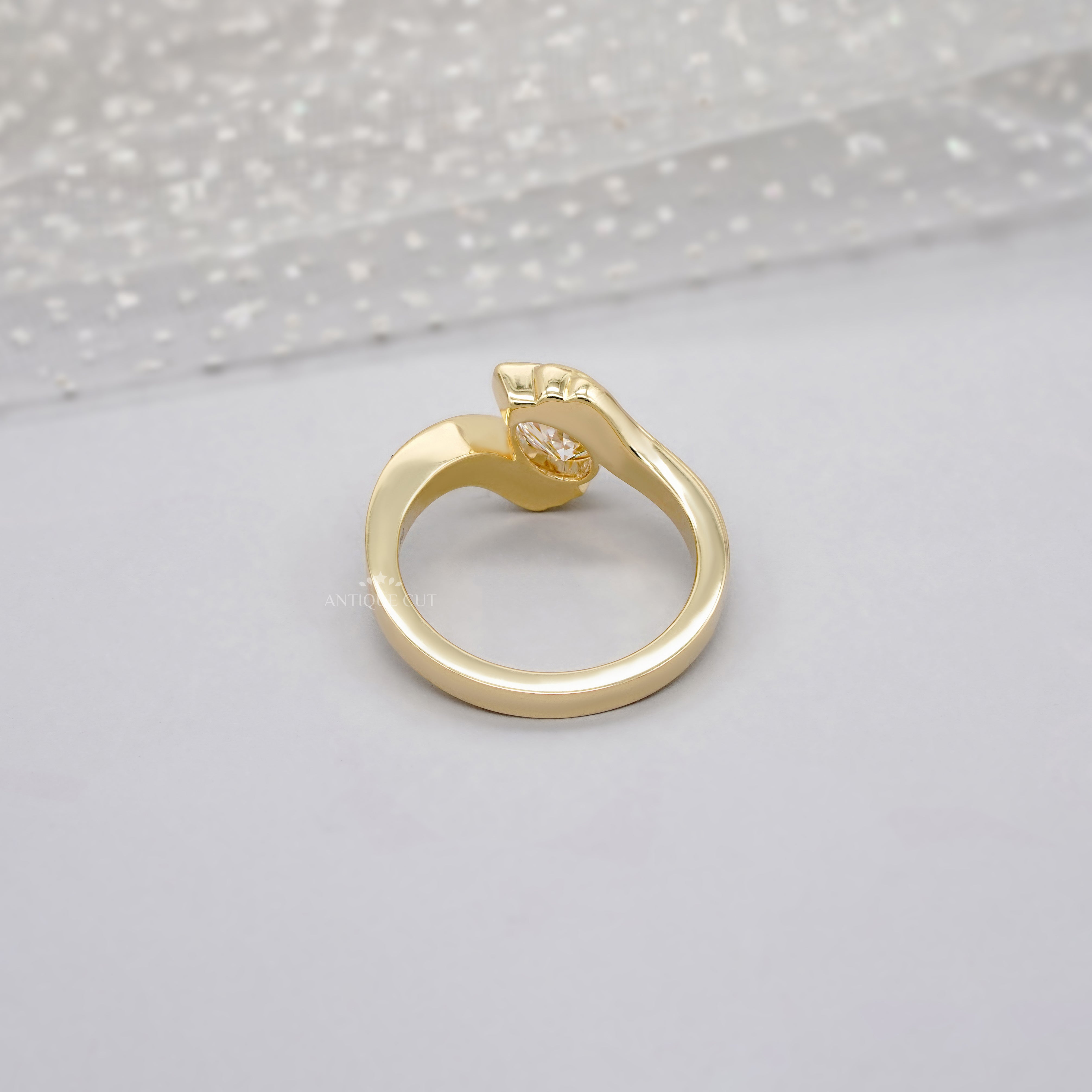 1.00ct Pear Lab Diamond Wave Solitaire Ring | Sculpted Yellow Gold | IGI Certified