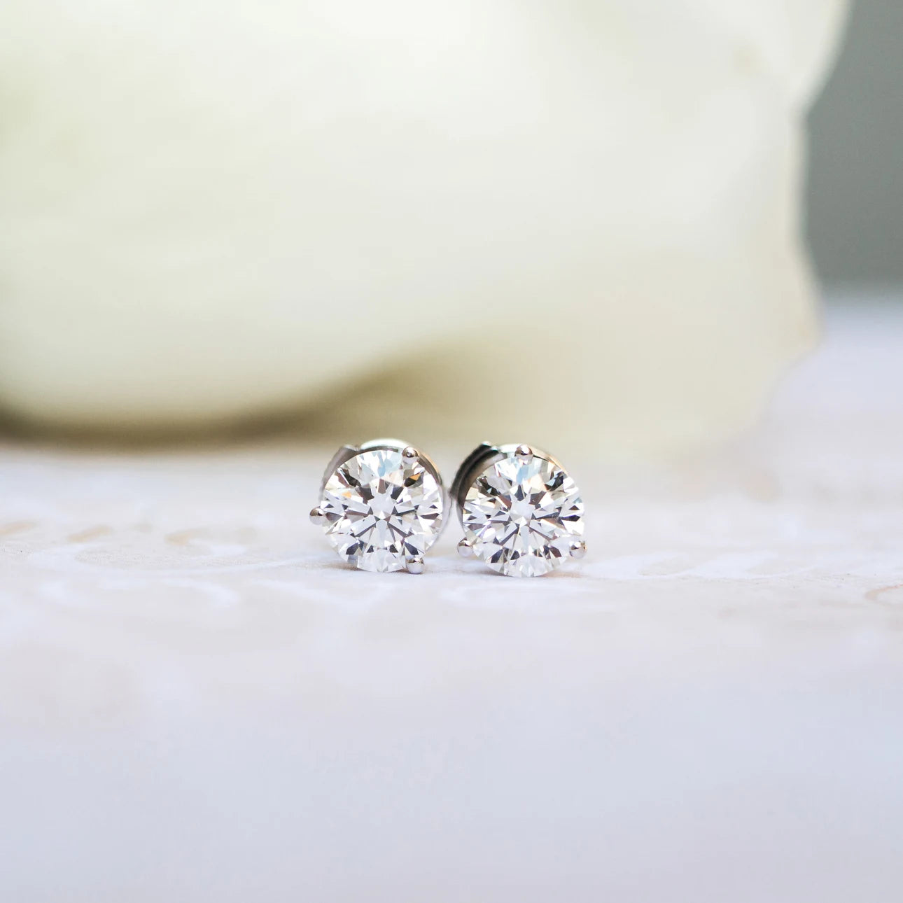 #Color_White Gold