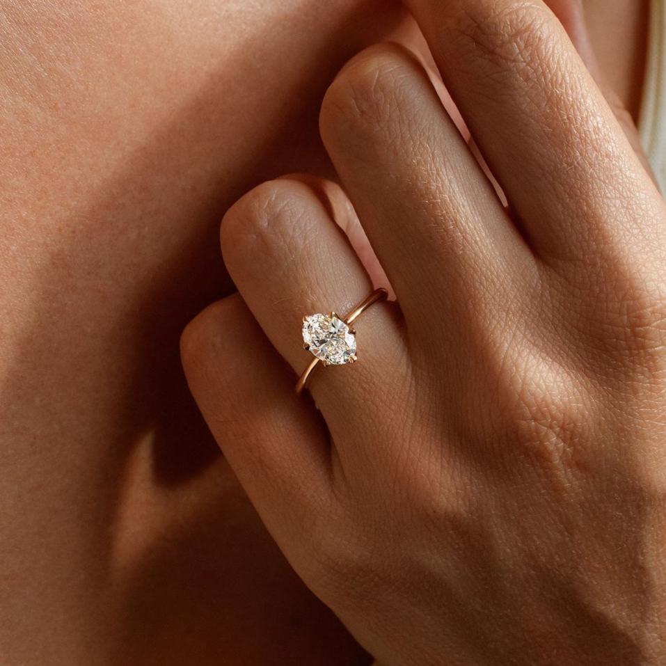 Oval 1.10ct Lab Grown Diamond Six claw solitaire Engagement Ring, D-E-F Color, VVS-VS Clarity - IGI Certified