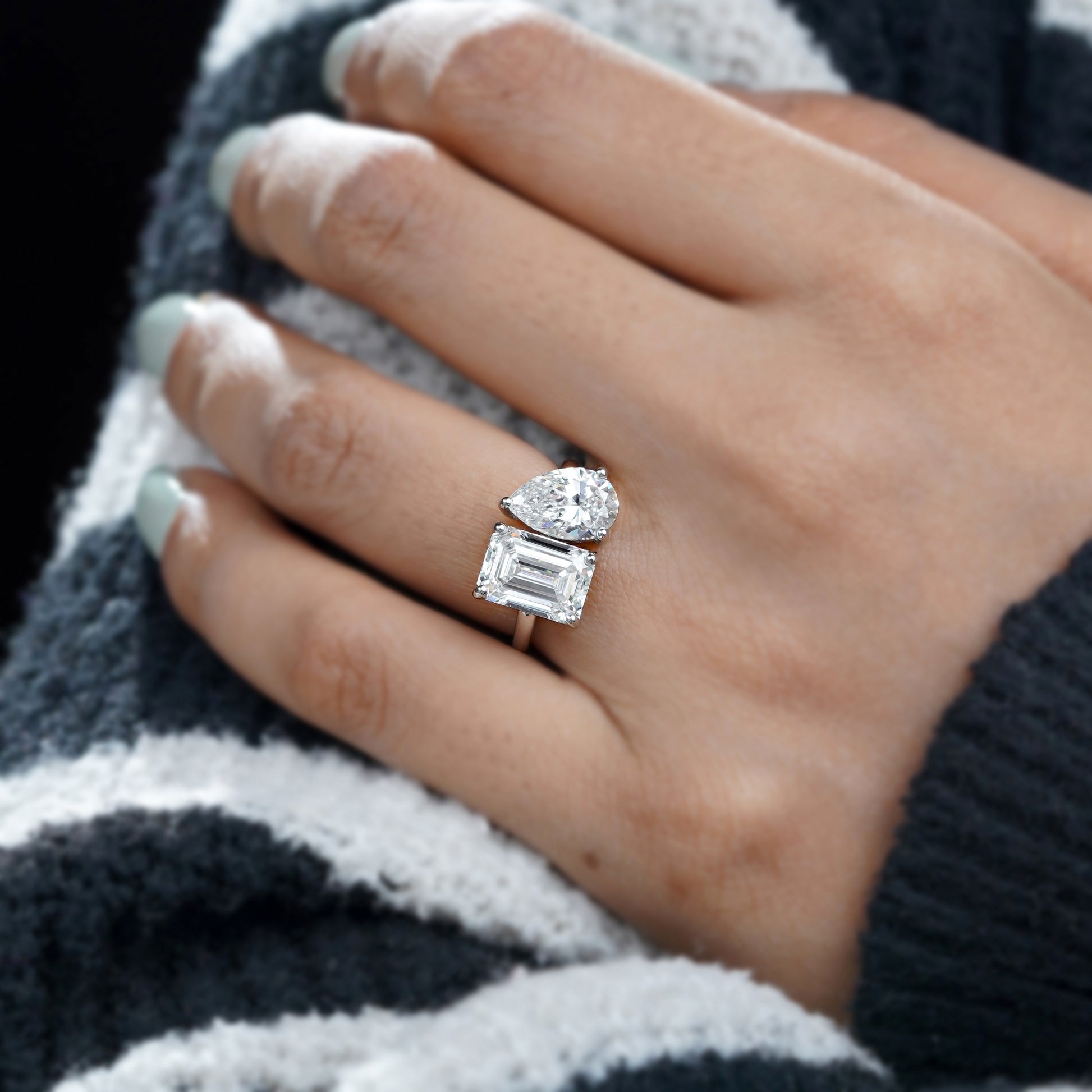 Emerald and Pear 6.00tcw Lab Grown Diamond Toi Et Moi Ring | IGI Certified | DEF VVS–VS