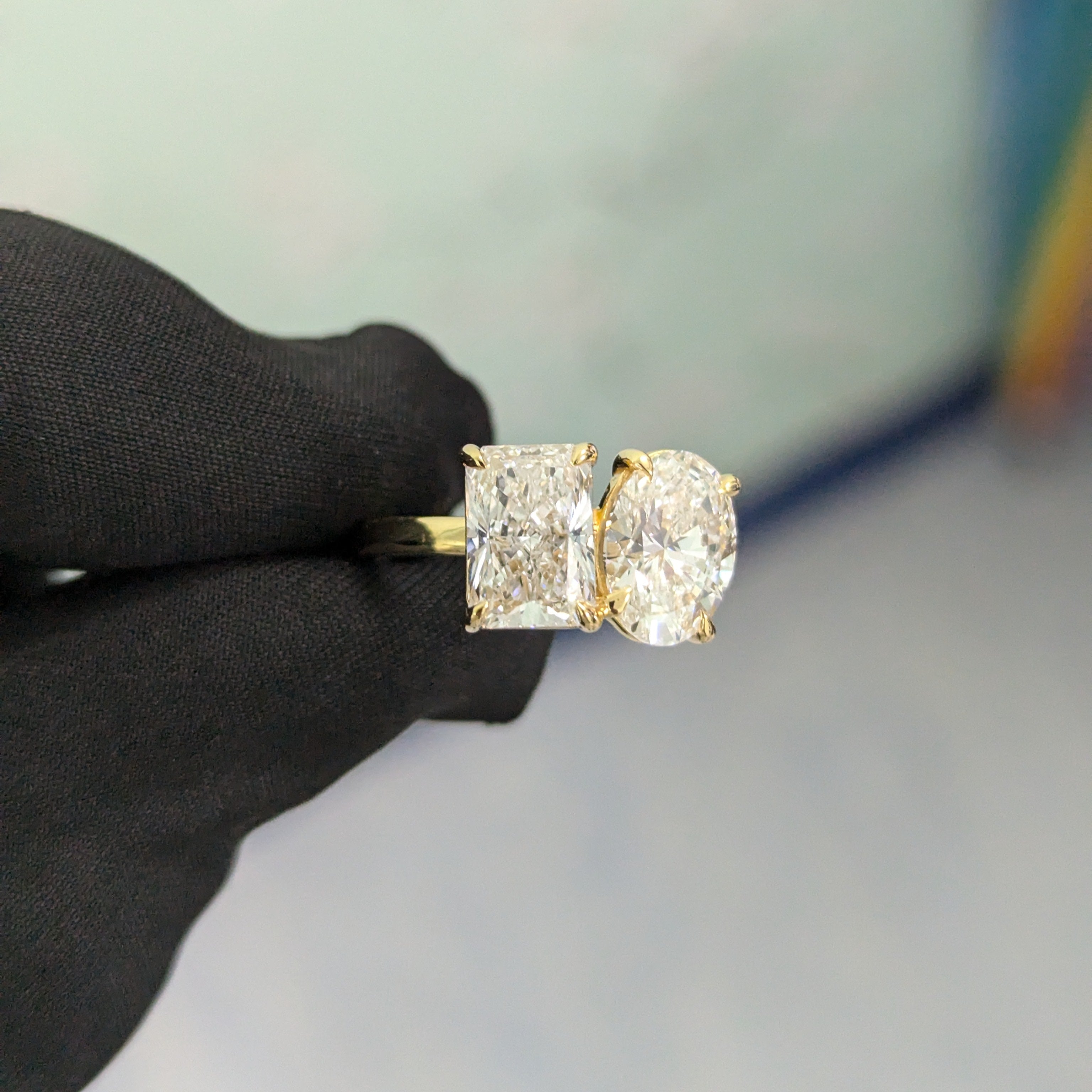 Emerald And Oval 4.00tcw Lab Grown Diamond Toi et Moi Engagement Ring, D-E-F Color, VVS-VS Clarity - IGI Certificate