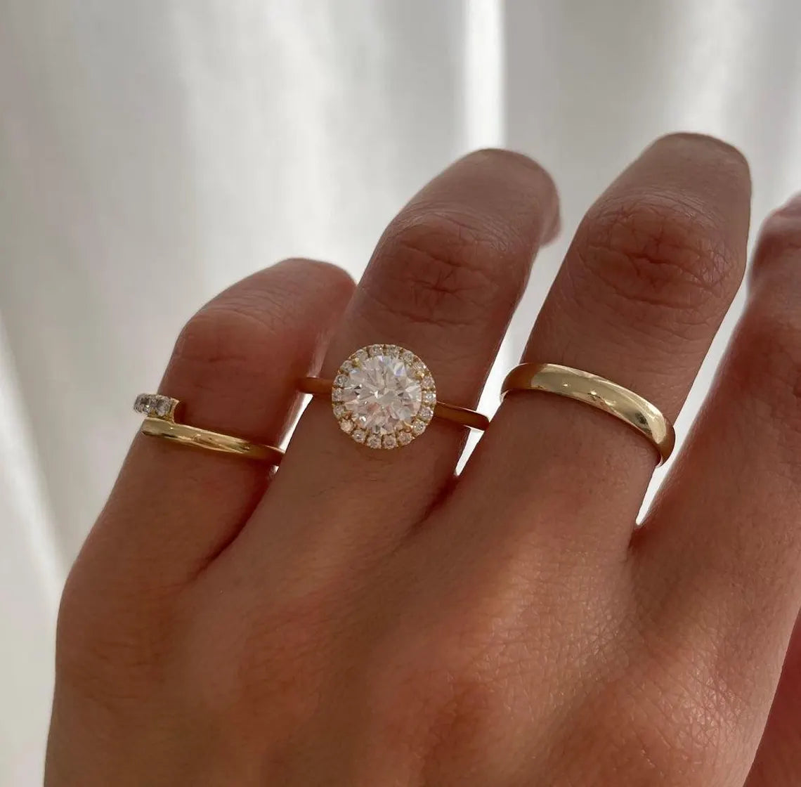 Round 1.50tcw Lab Grown Diamond Halo-Style Engagement diamond ring, D-E-F Color, VVS-VS Clarity