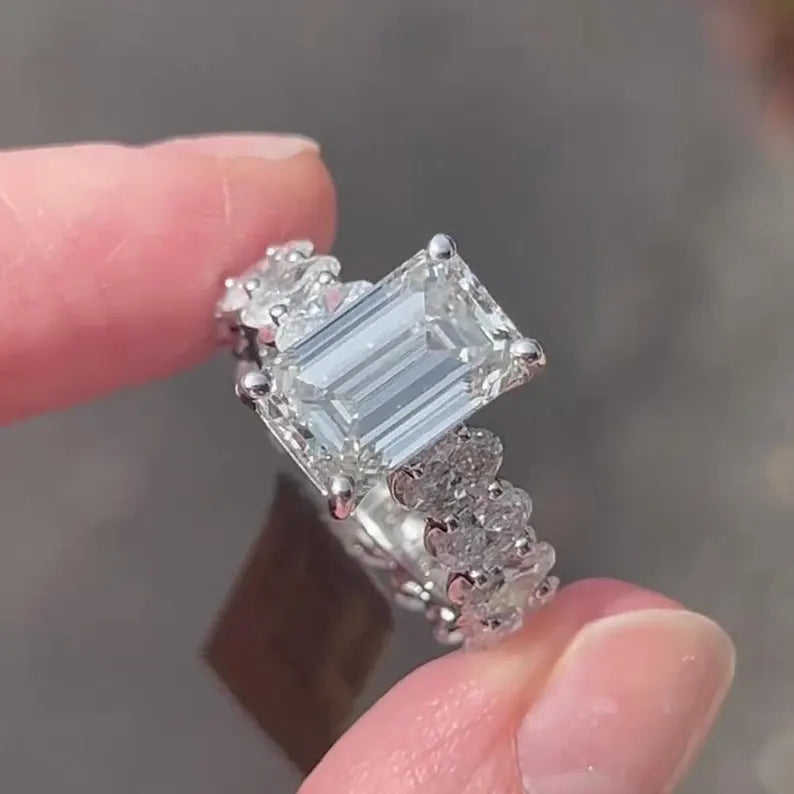 Emerald and Oval Diamond Engagement Ring | 9.00tcw Lab Grown Diamonds | Scalloped Design | Ethical & IGI Certified