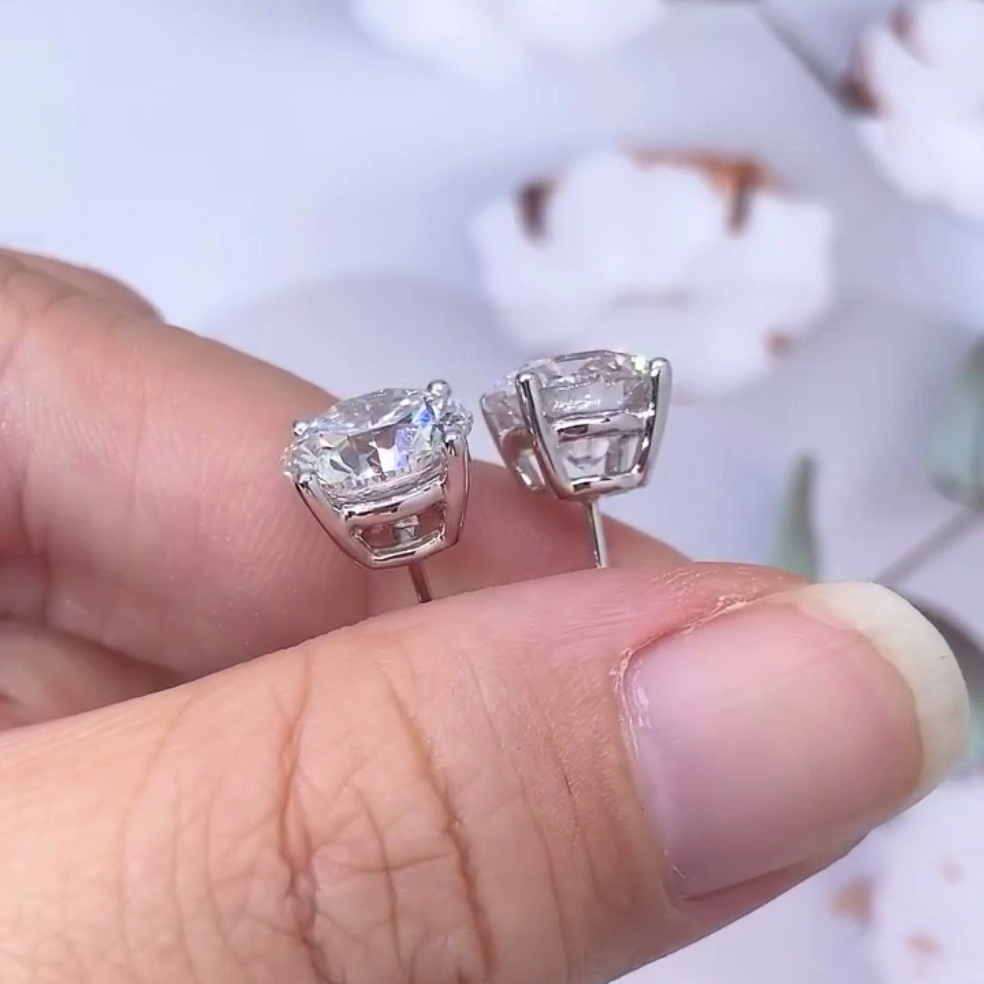 3ct Lab Grown Diamond Stud Earring, with IGI certified stone and Basket Setting