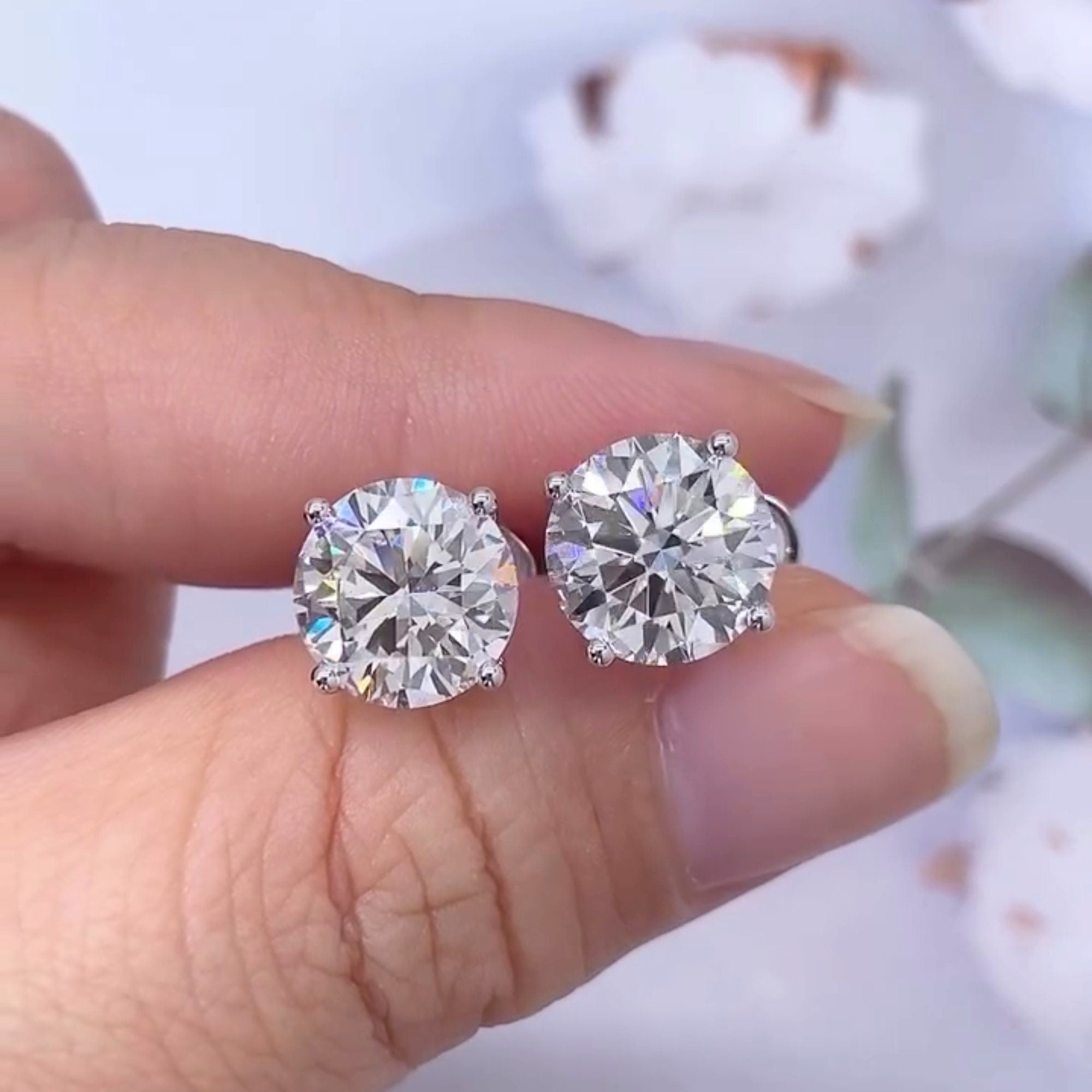 3ct Lab Grown Diamond Stud Earring, with IGI certified stone and Basket Setting