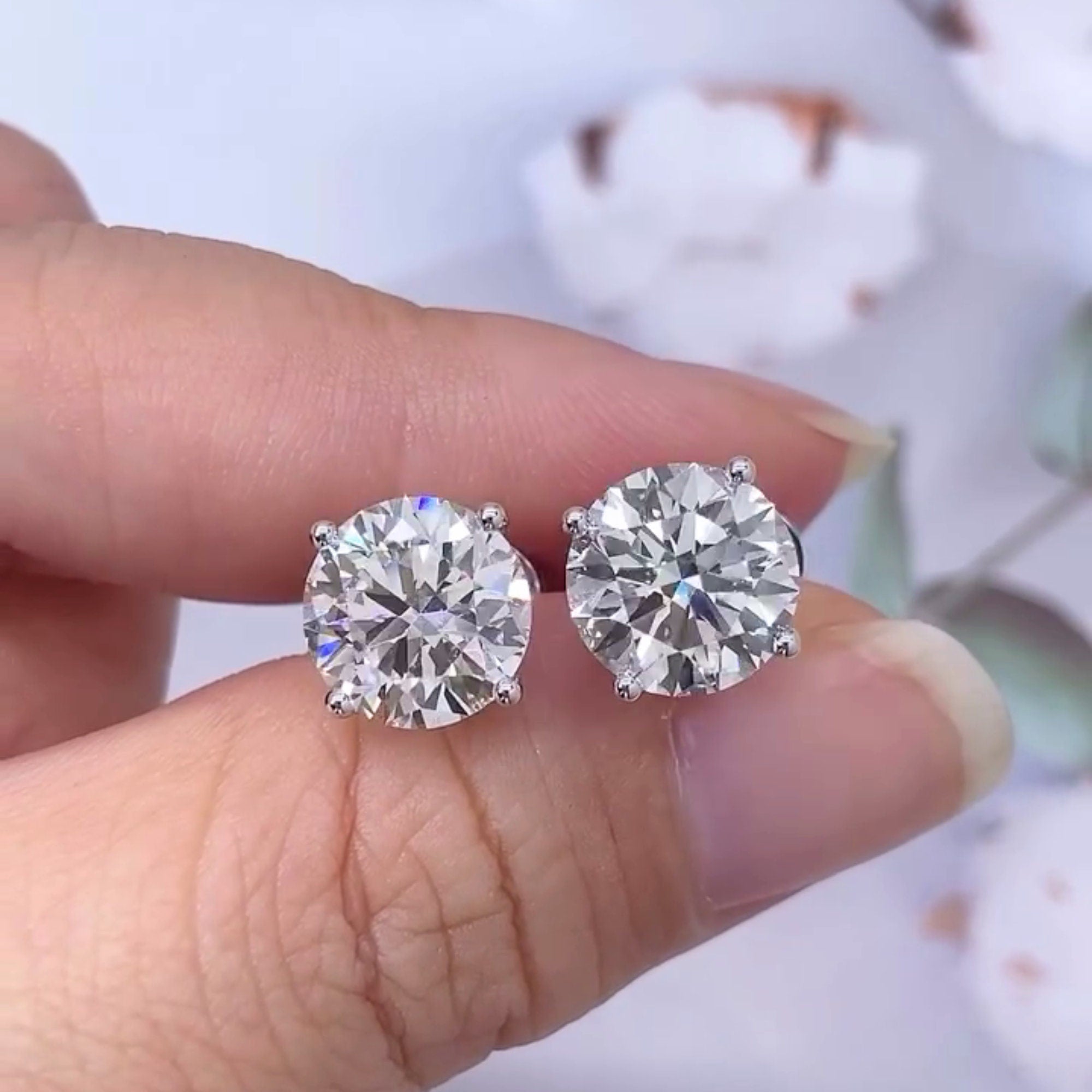 3ct Lab Grown Diamond Stud Earring, with IGI certified stone and Basket Setting