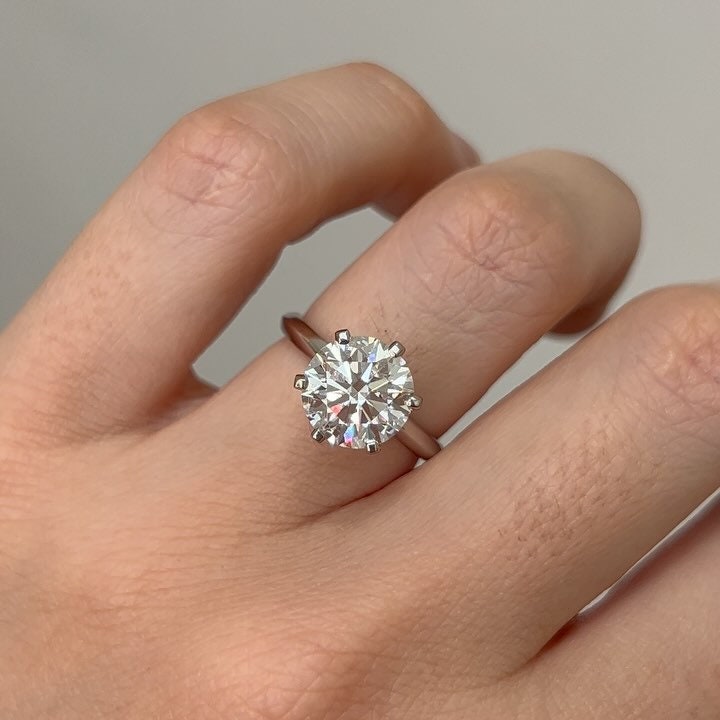 Round 1.50ct Lab Grown Diamond Ring 6 Claw Solitaire Engagement Ring, D-E-F Color, VVS-VS Clarity - IGI Certified