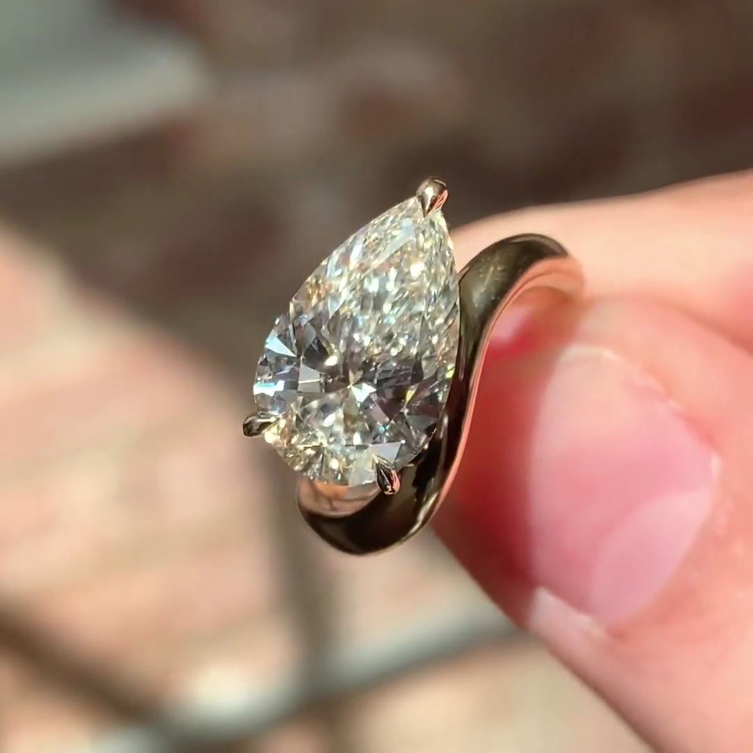 Pear 3.70ct Lab Grown Diamond Three Prong Basket wave band Engagement Ring, D-E-F Color, VVS-VS Clarity