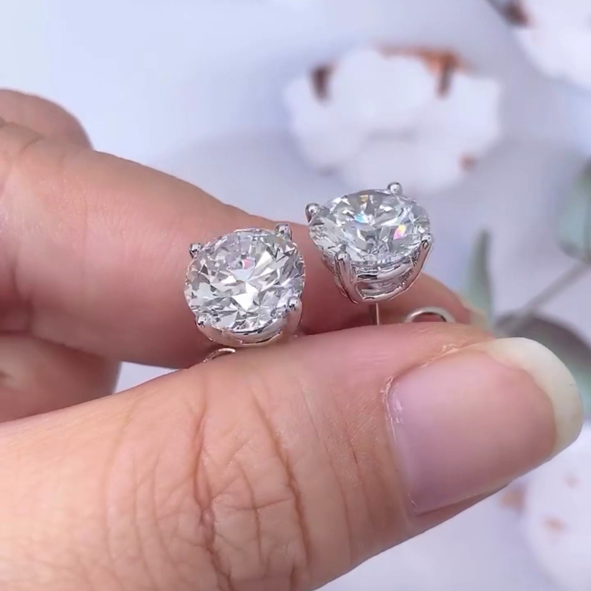 3ct Lab Grown Diamond Stud Earring, with IGI certified stone and Basket Setting