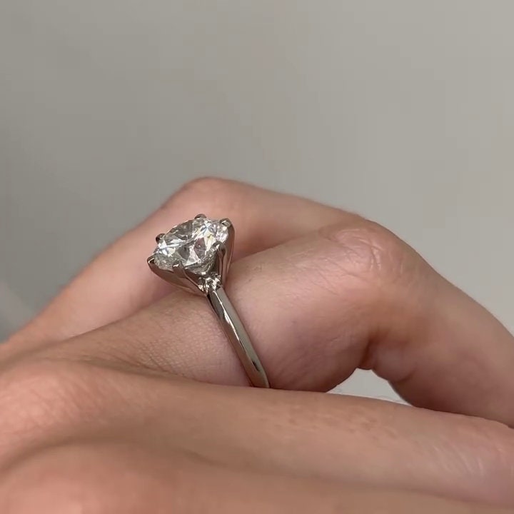Round 1.50ct Lab Grown Diamond Ring 6 Claw Solitaire Engagement Ring, D-E-F Color, VVS-VS Clarity - IGI Certified