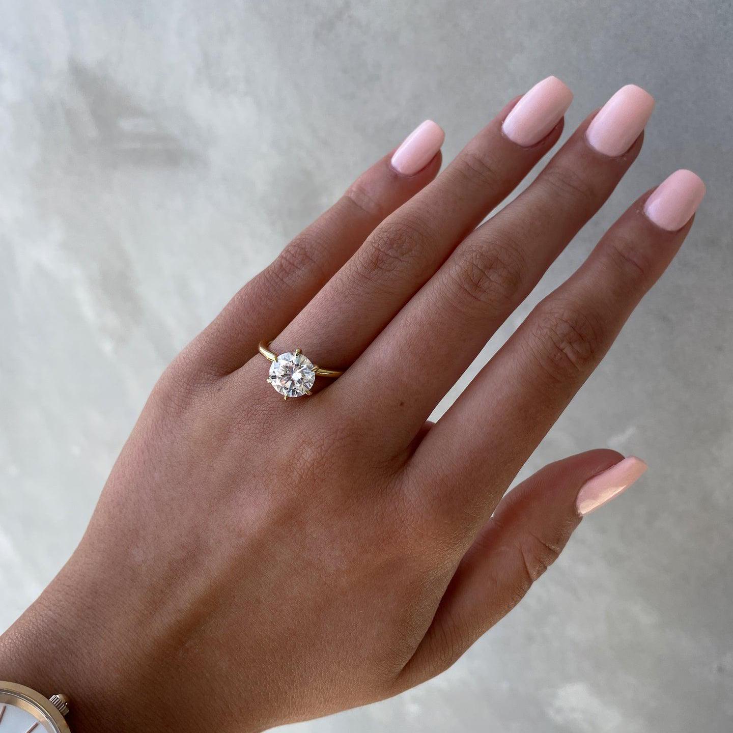 Round 2.50ct Lab Grown Diamond Solitaire Engagement ring, D-E-F Color, VVS-VS Clarity - IGI Certificate