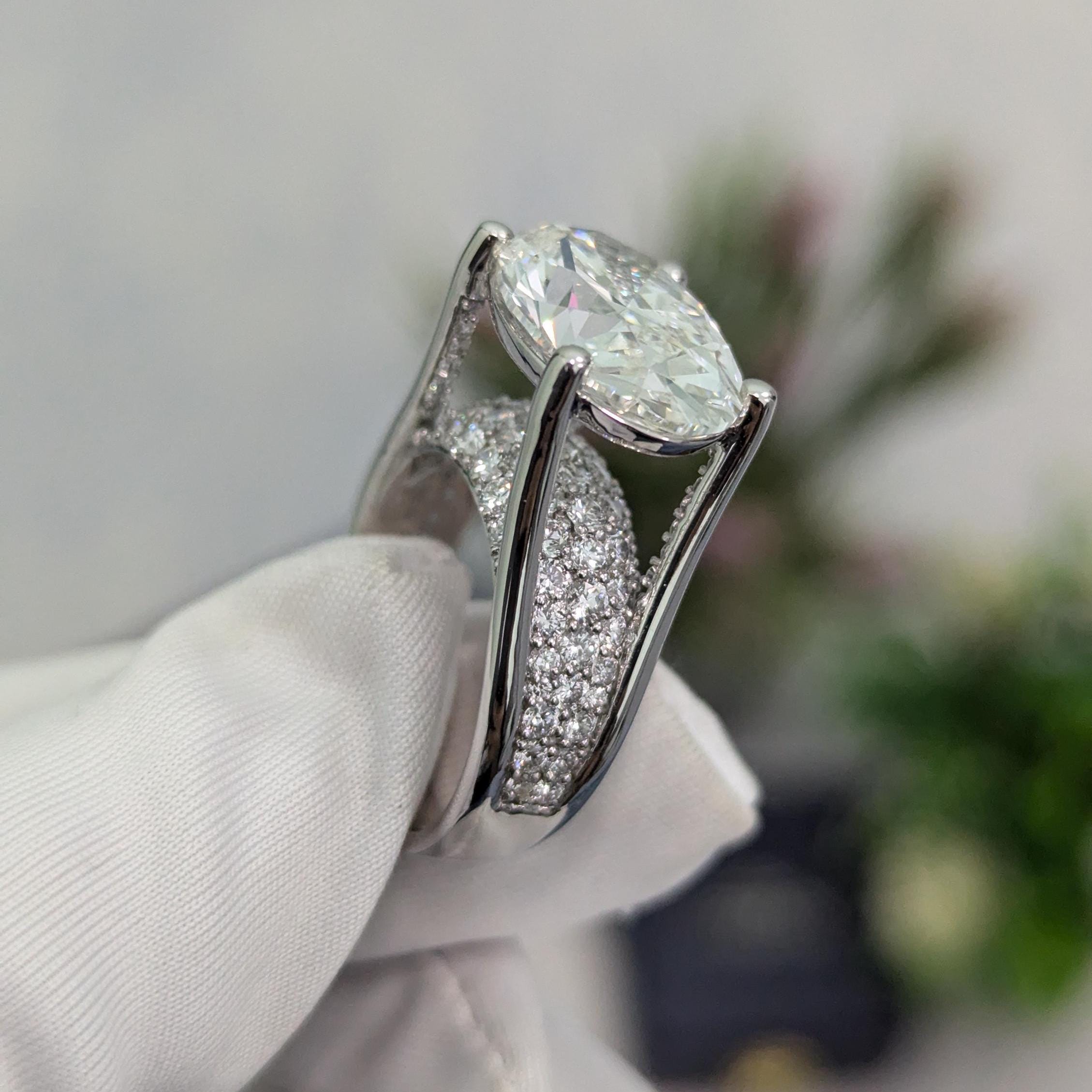 Oval 8.50tcw Lab Grown Diamond East-West Tension Style Engagement Ring, EF Color, VS Clarity