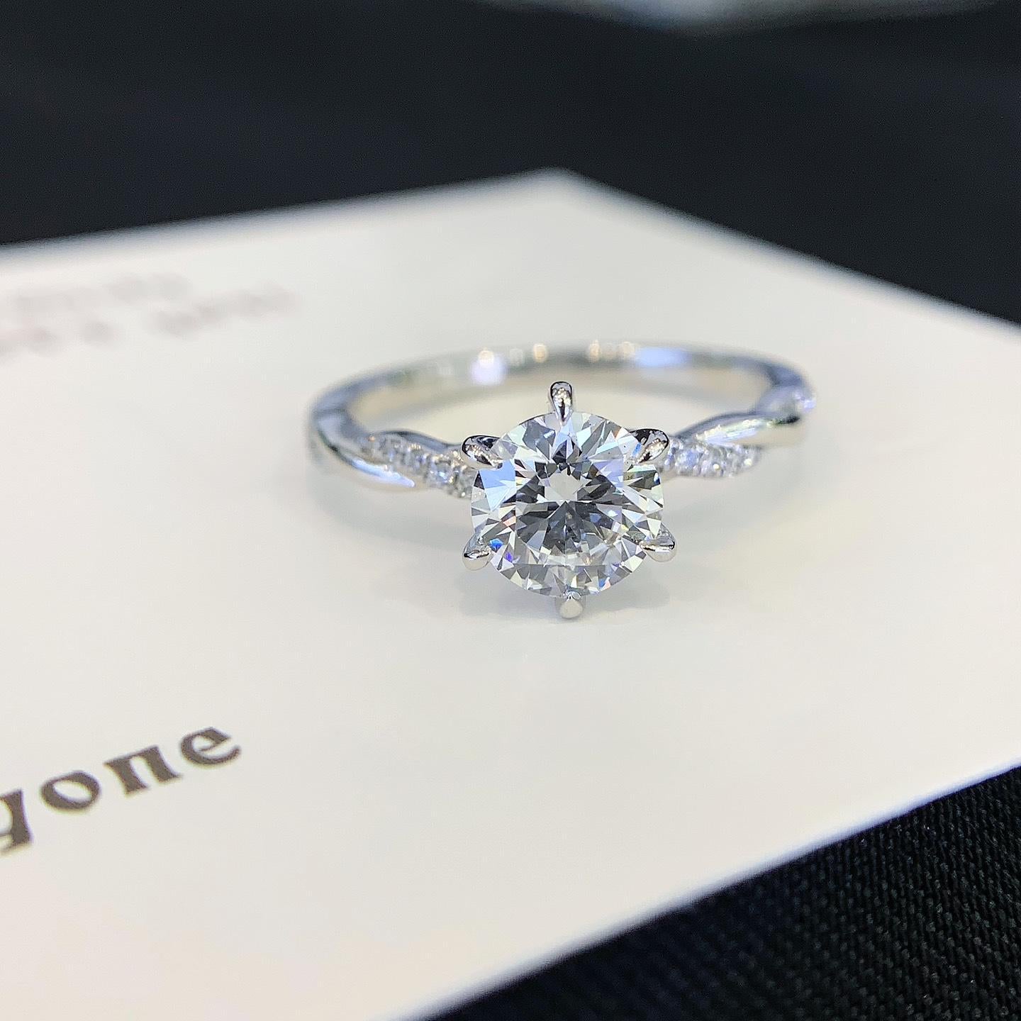 Round 1.20tcw Lab Grown Diamond Twisted Band Solitaire Engagement Ring, D-E-F Color, VVS-VS Clarity - IGI Certified
