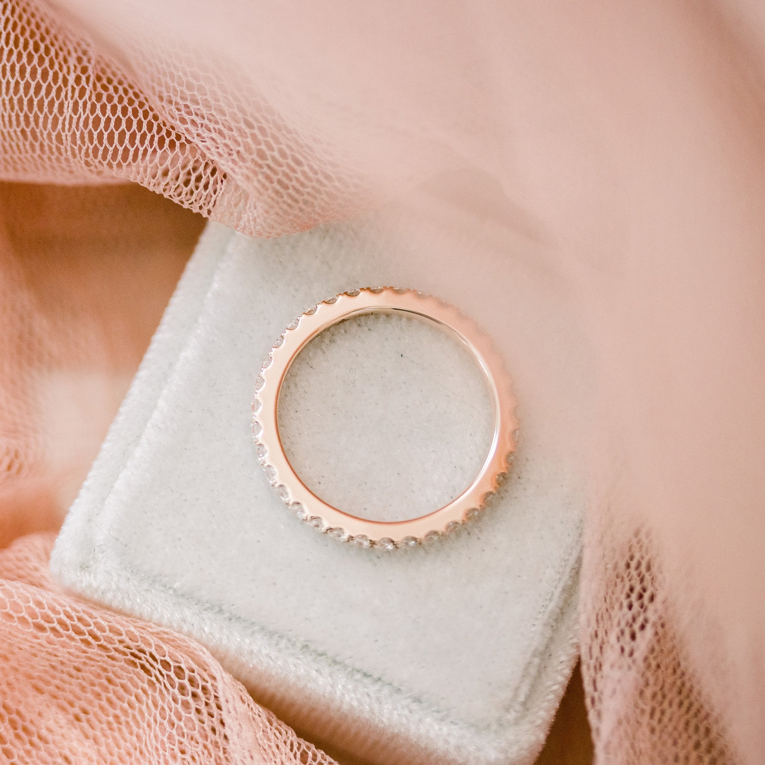 U PAVÉ ETERNITY BAND