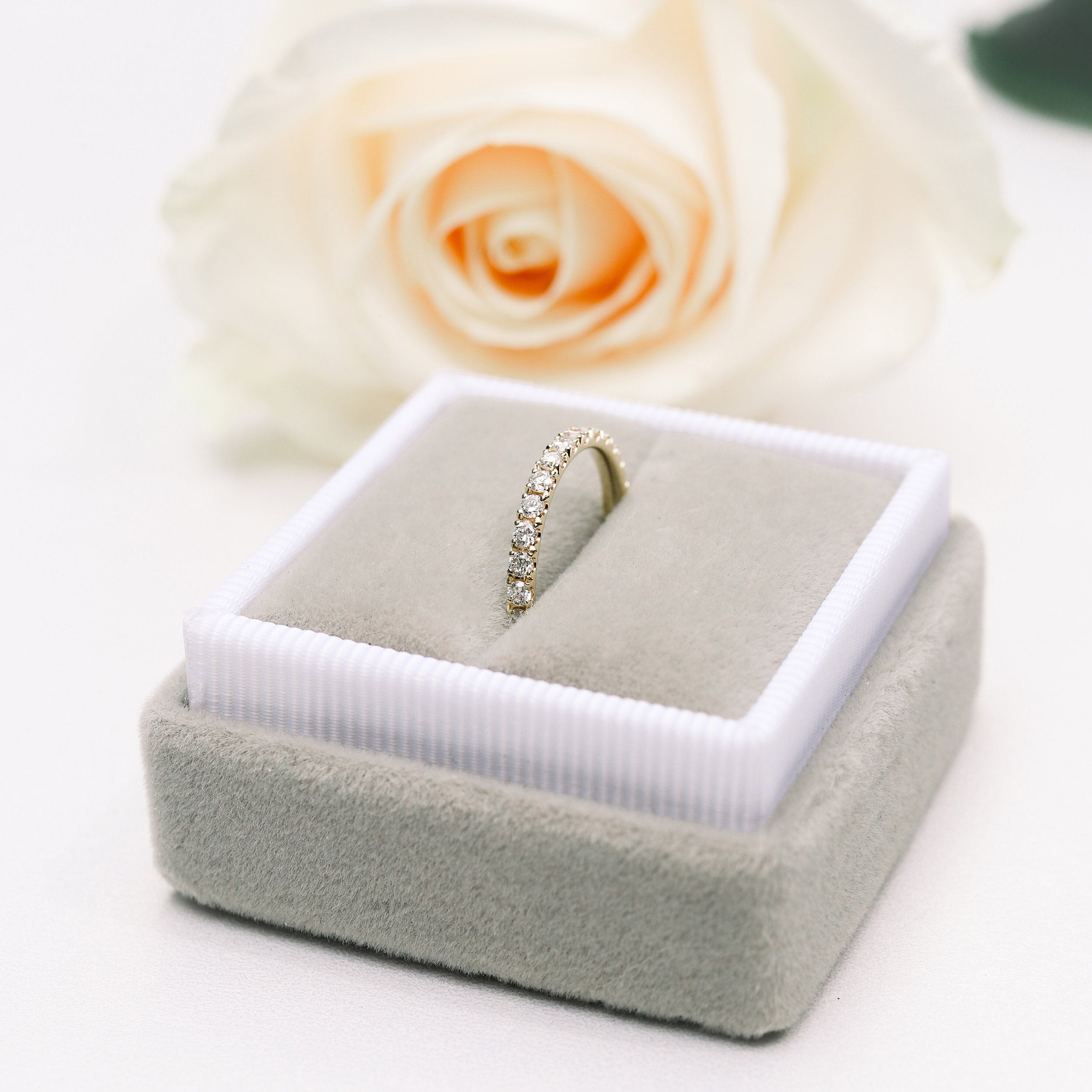 U PAVÉ ETERNITY BAND