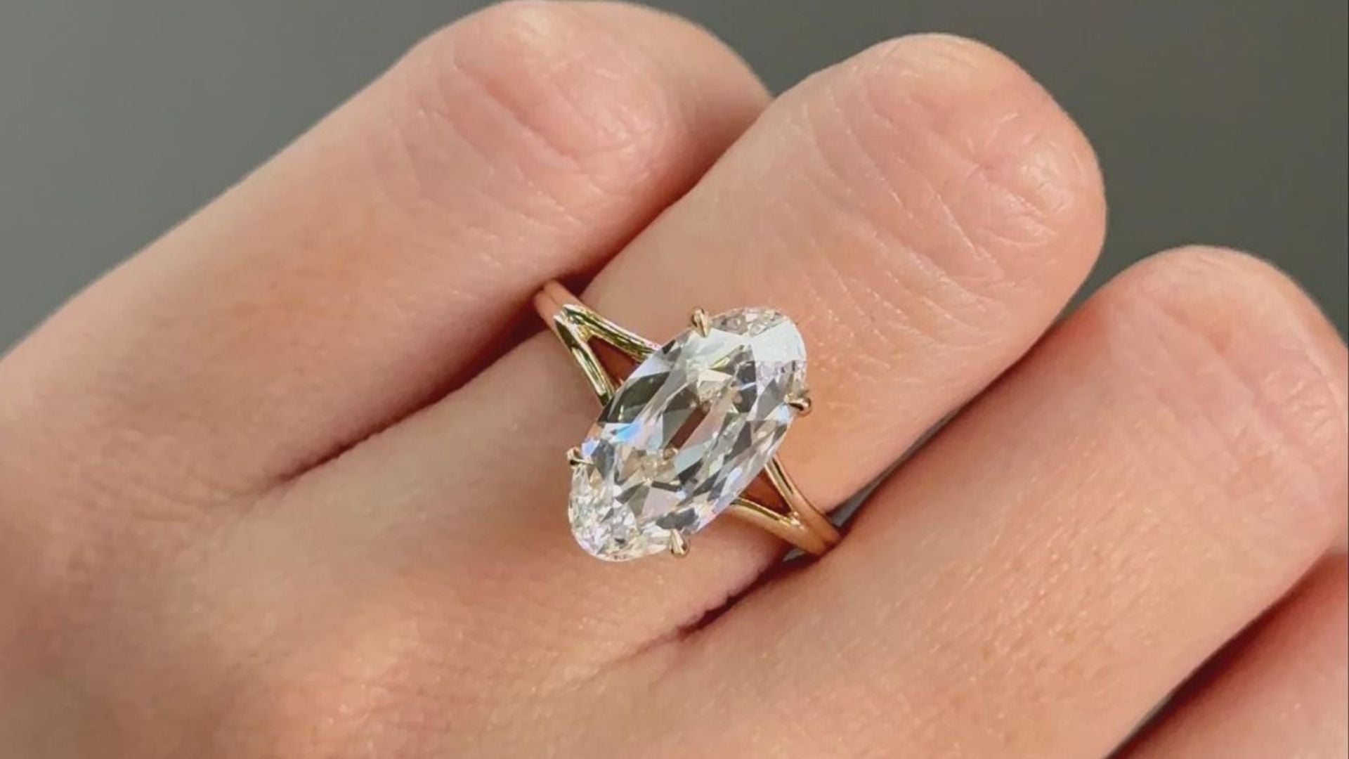 Moval Diamond