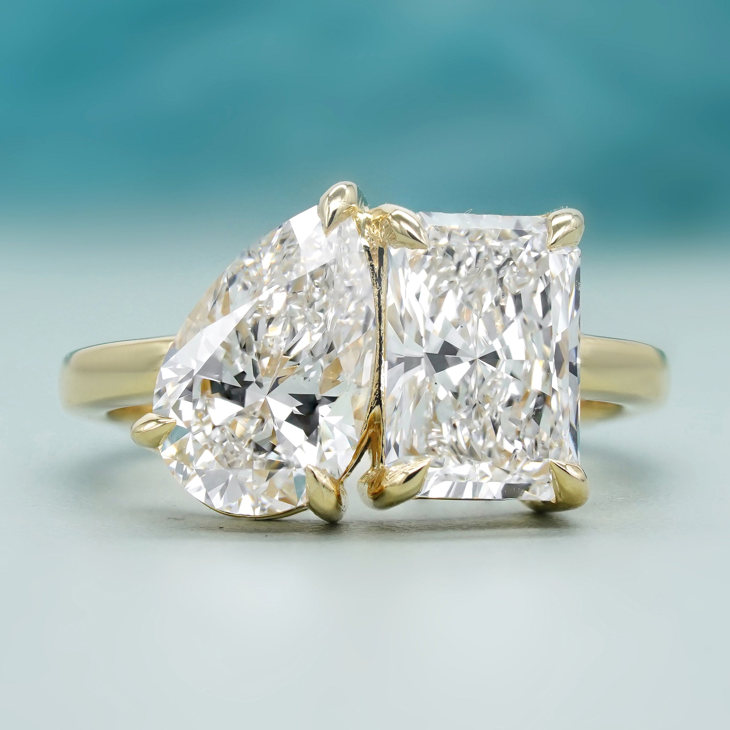 Toi Et Moi ring pear and radiant diamond
