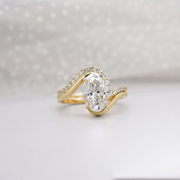 Oval Cut Diamond Ring 3