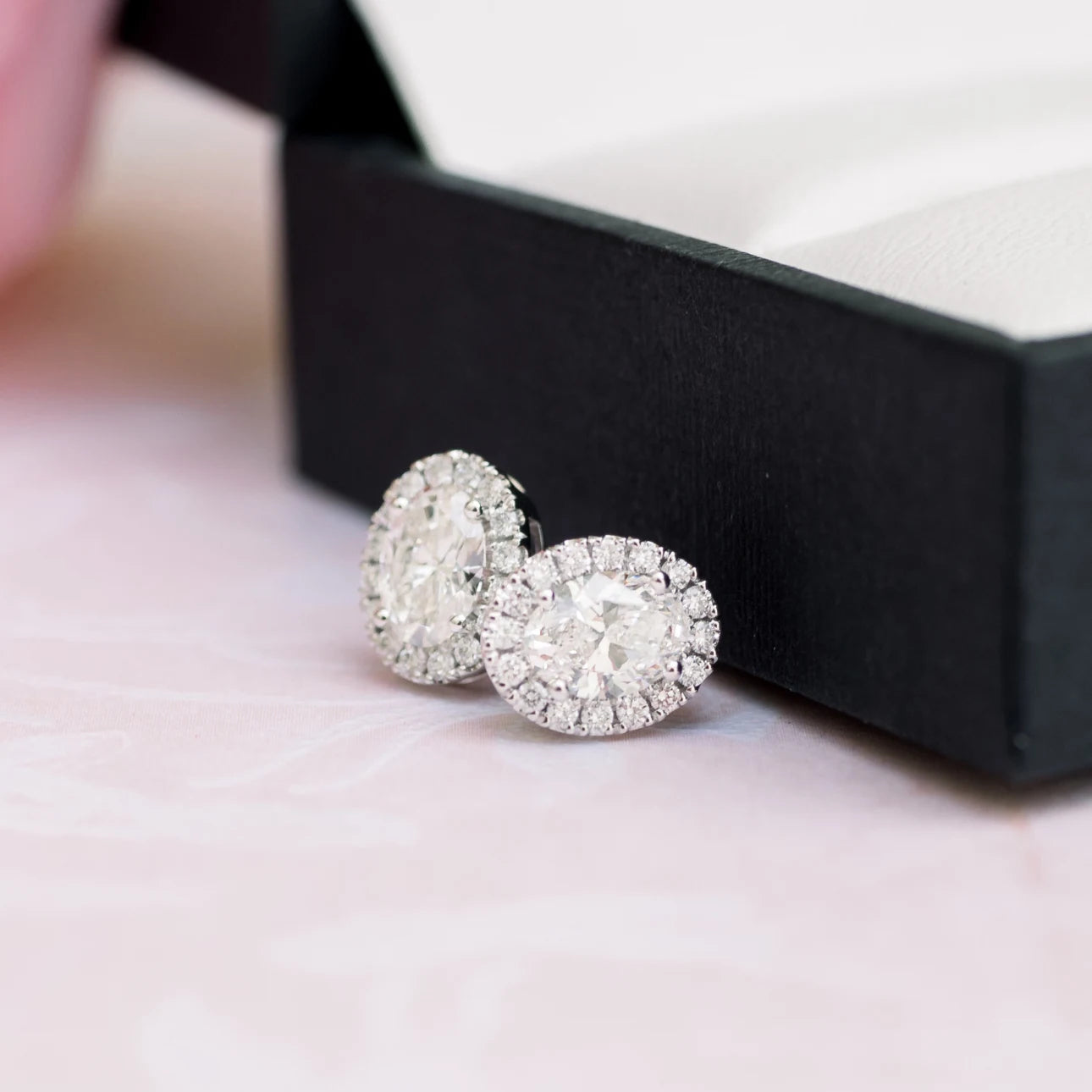 #Color_White Gold