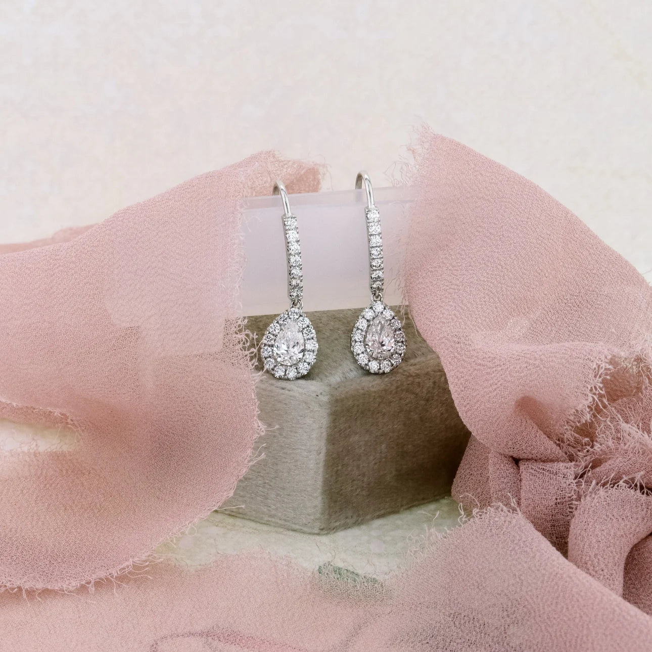 #Color_White Gold