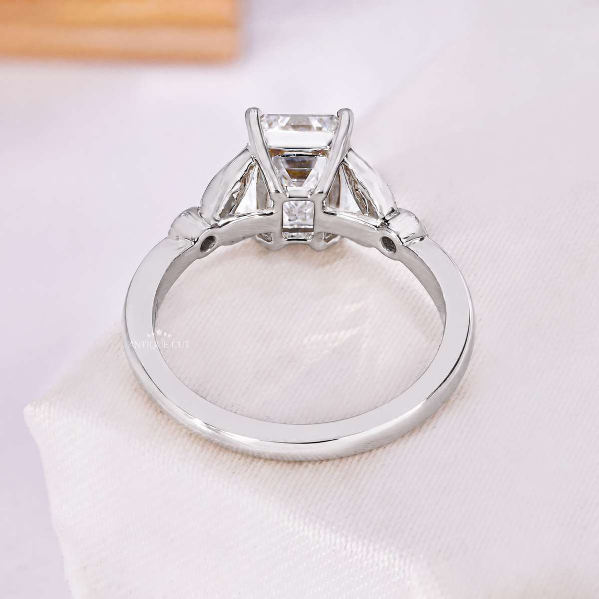 10k White Gold, 14k White Gold, 18k White Gold, Platinum