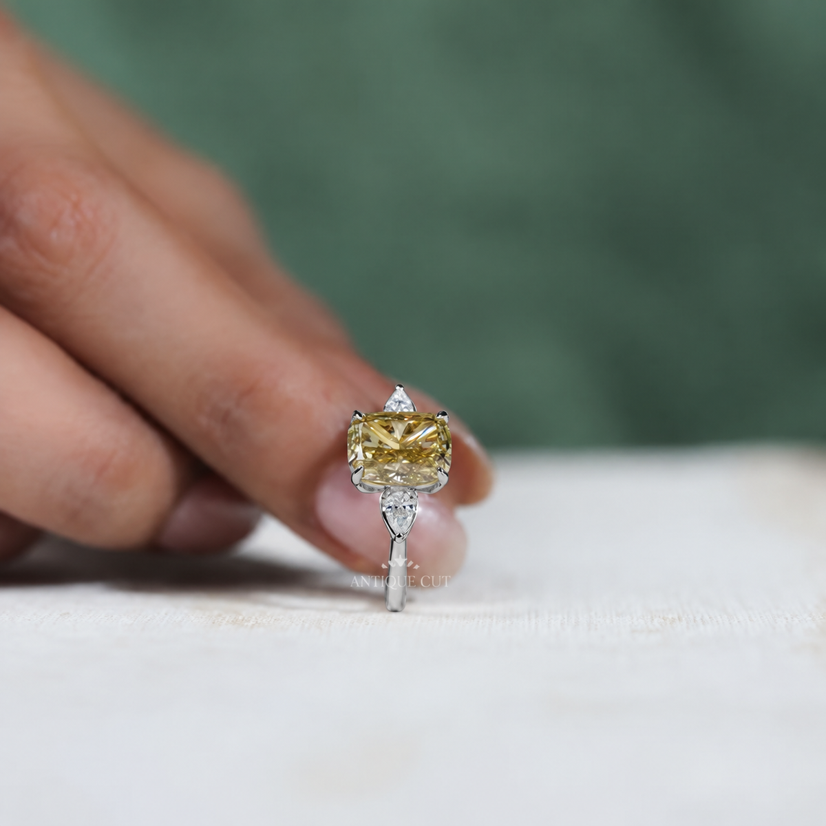 10k White Gold, 14k White Gold, 18k White Gold, Platinum