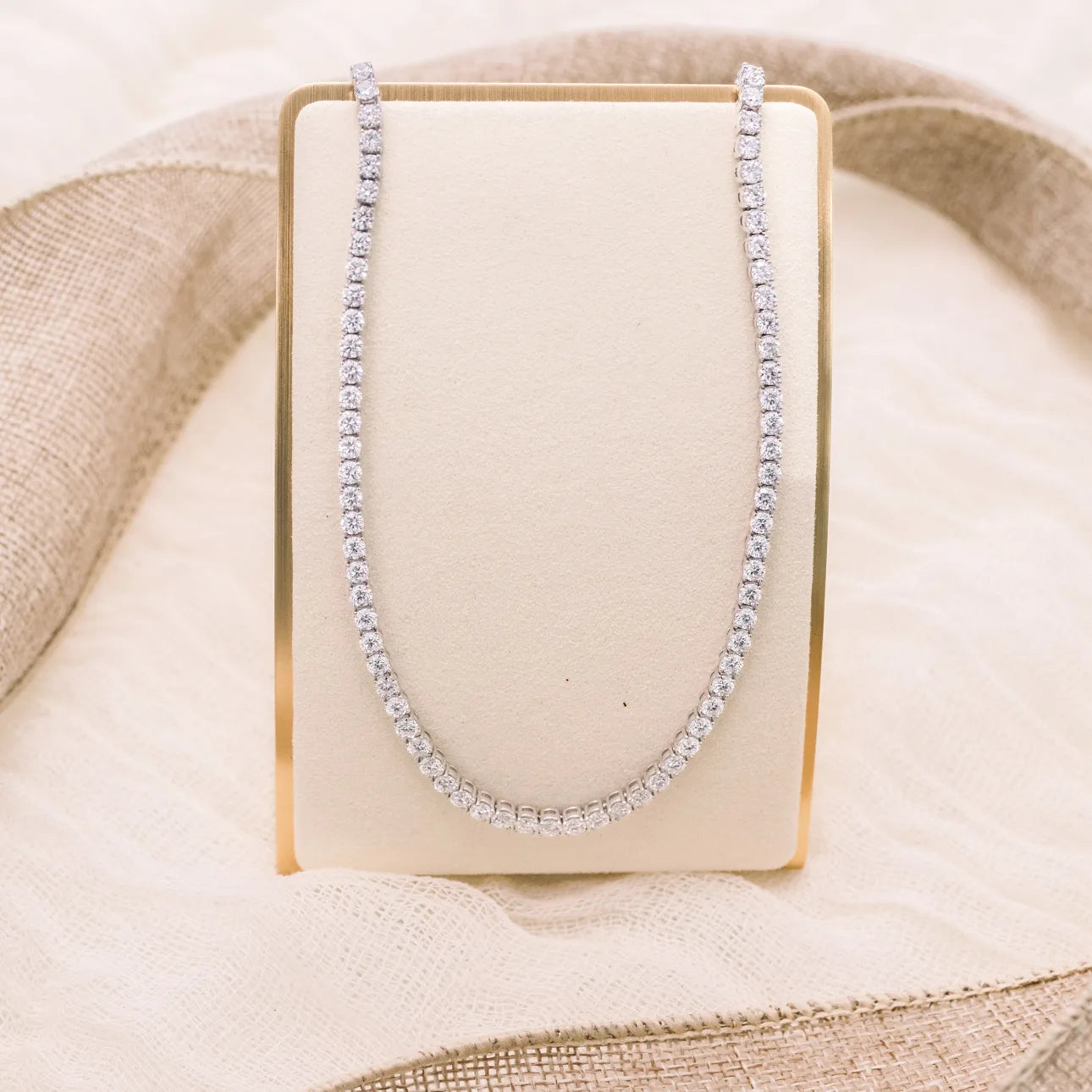 #Color_White Gold_14.0tcw