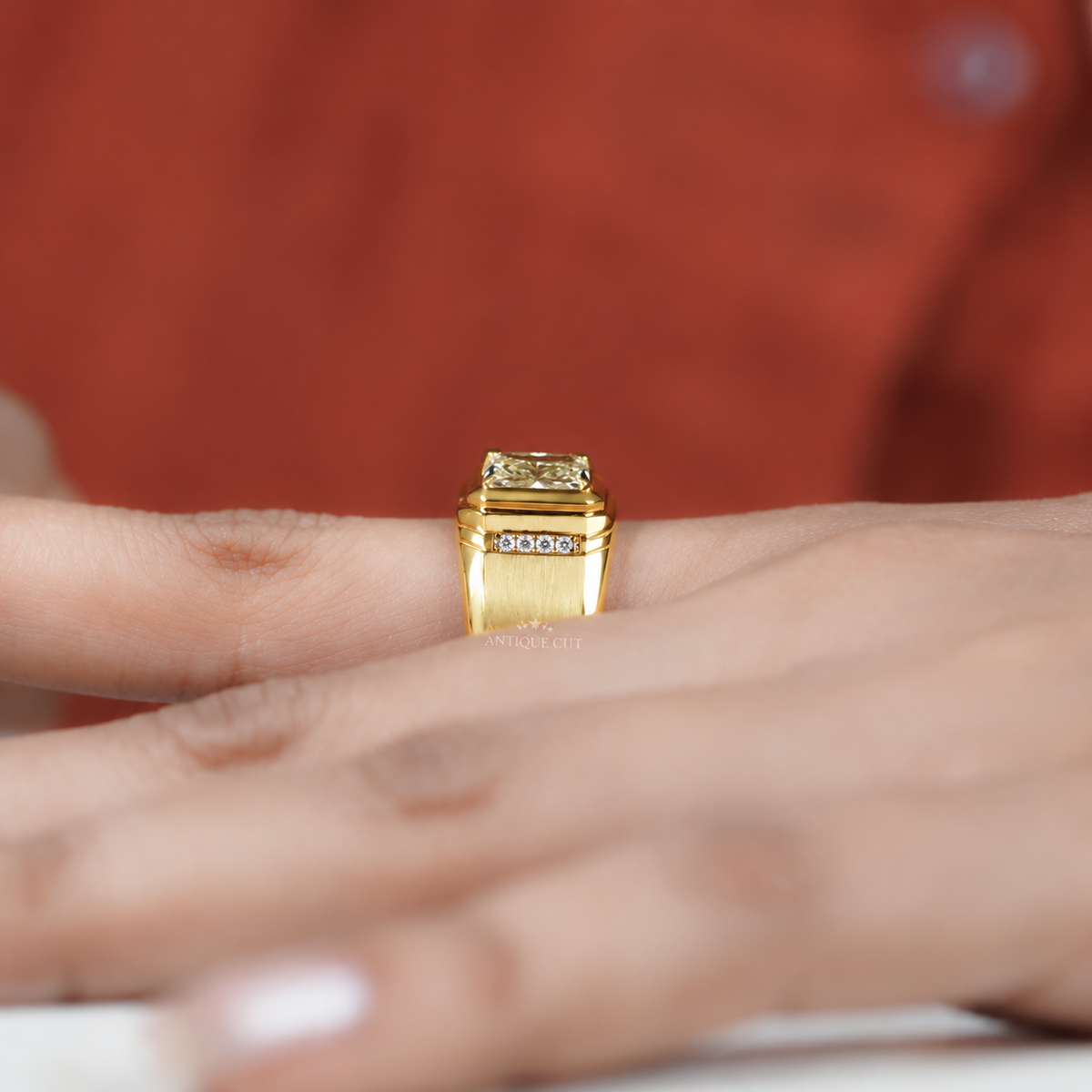 10k Yellow Gold, 14k Yellow Gold, 18k Yellow Gold
