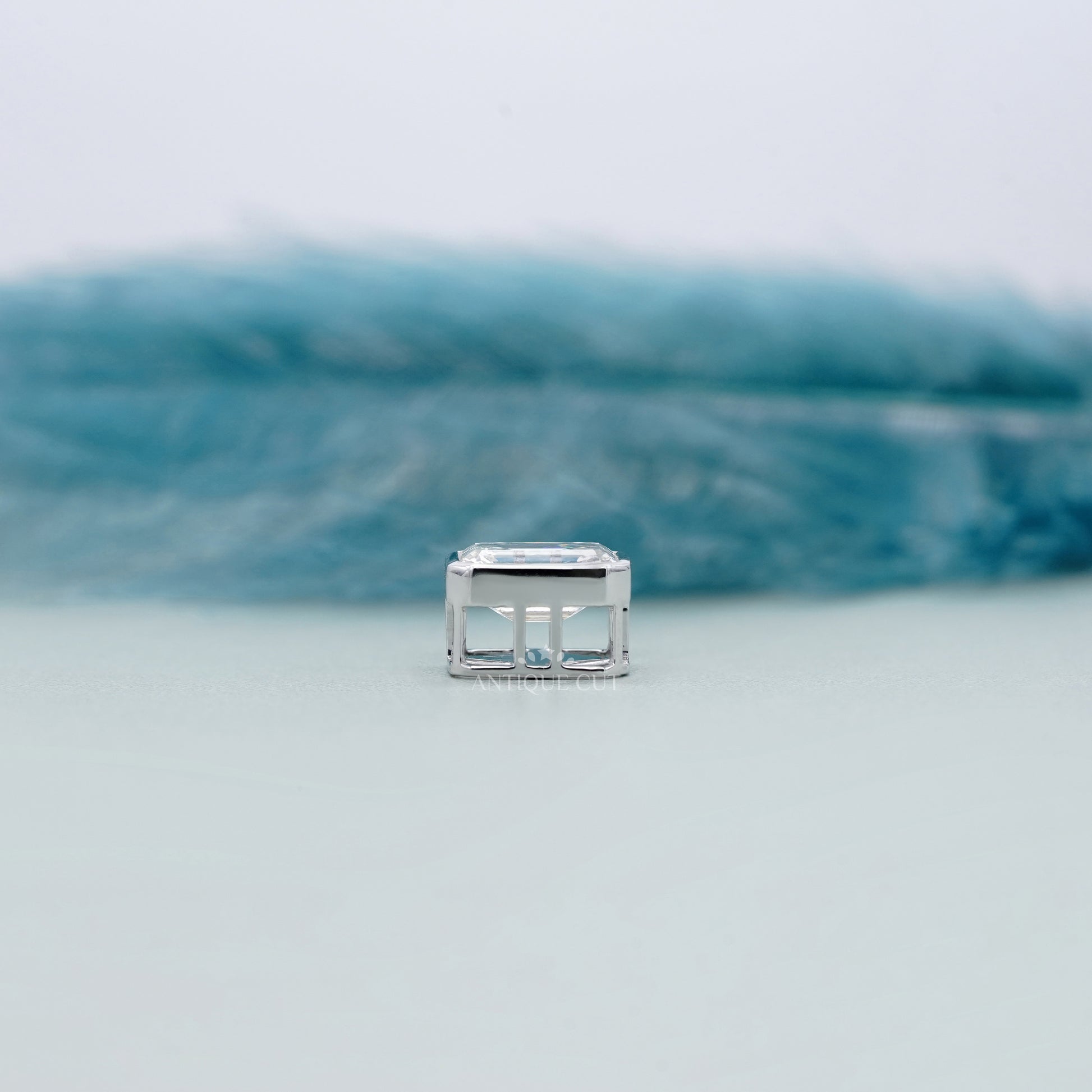 Emerald 3.00ct Lab Grown Pendant Necklace | Featuring Bezel Setting | Minimalist Style | IGI Certified