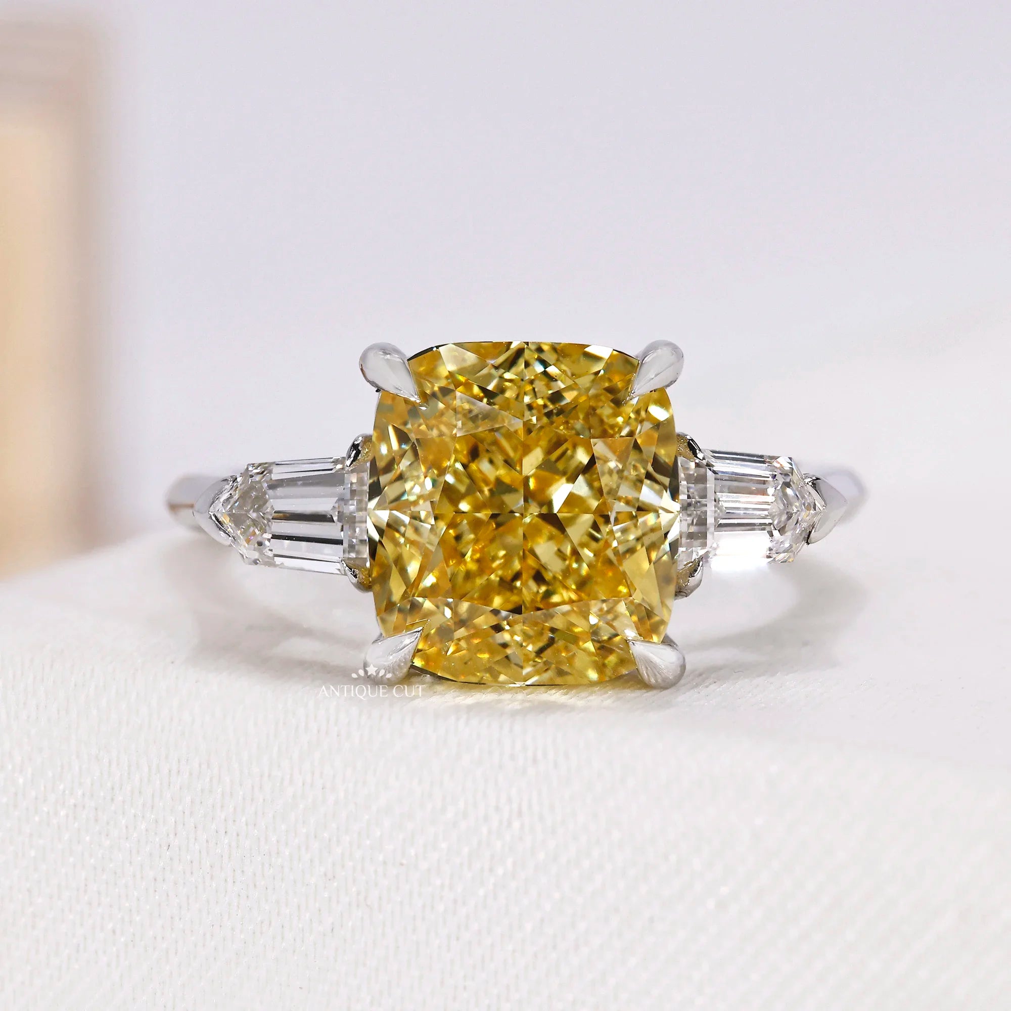 10k White Gold, 14k White Gold, 18k White Gold, Platinum