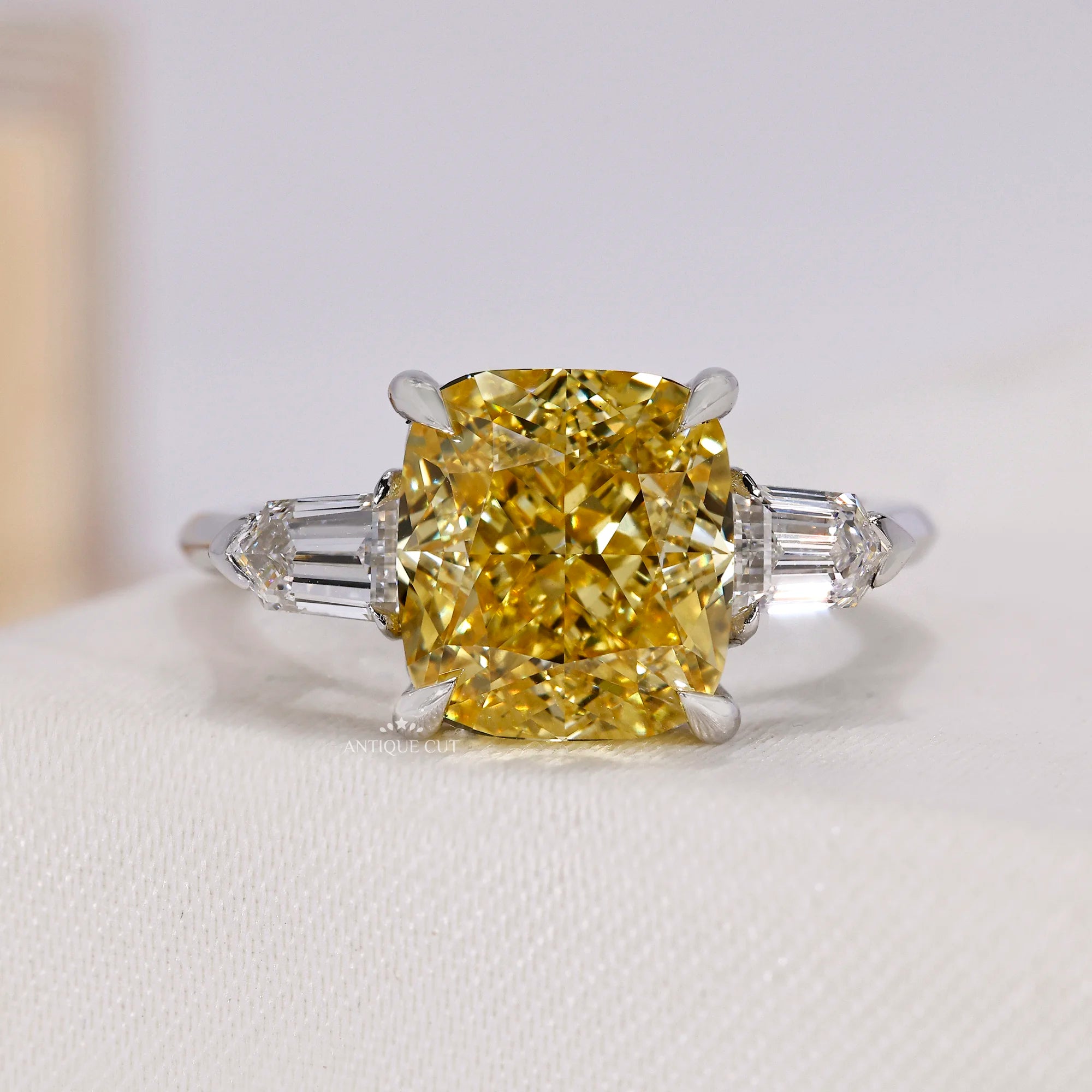 10k White Gold, 14k White Gold, 18k White Gold, Platinum