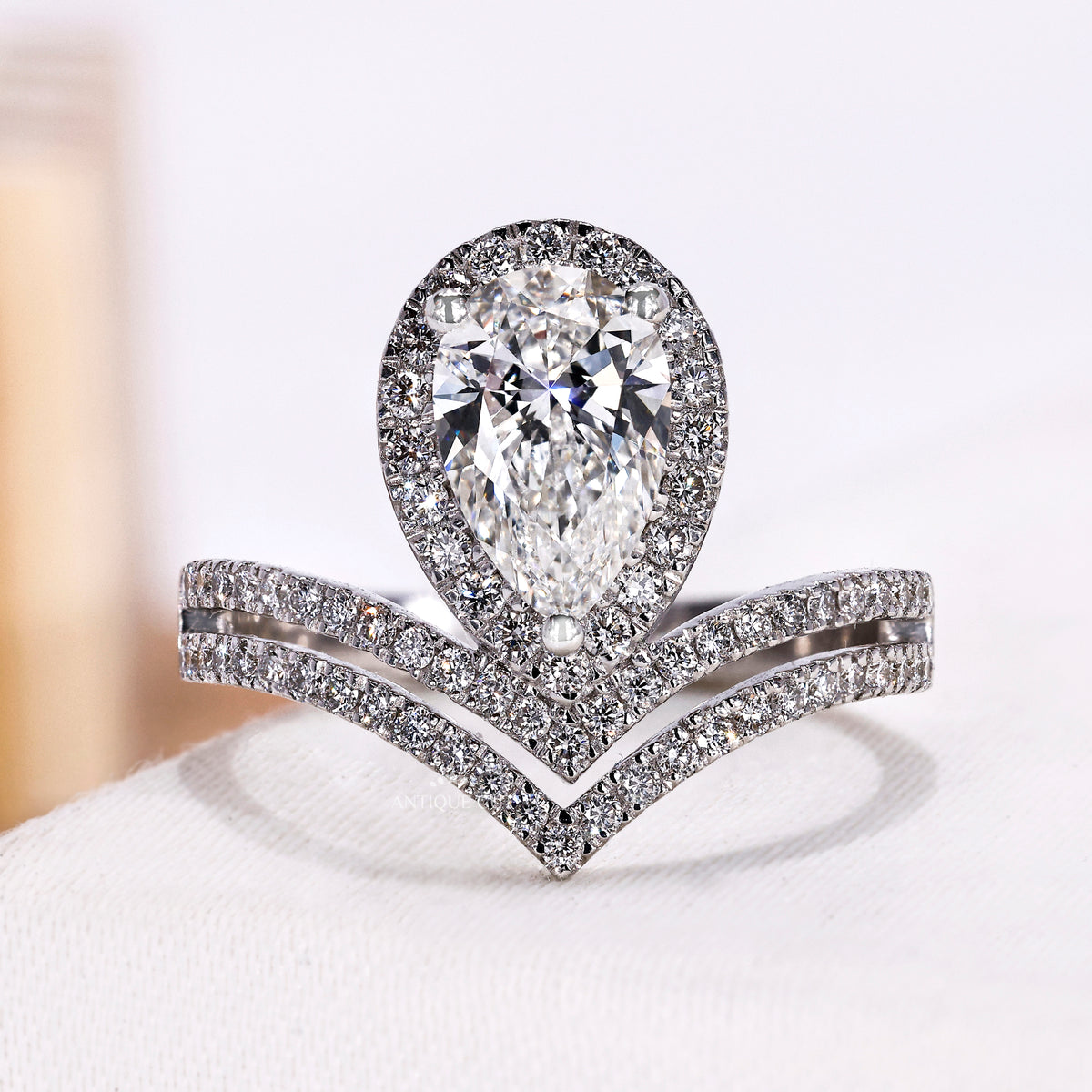 10k White Gold, 14k White Gold, 18k White Gold, Platinum