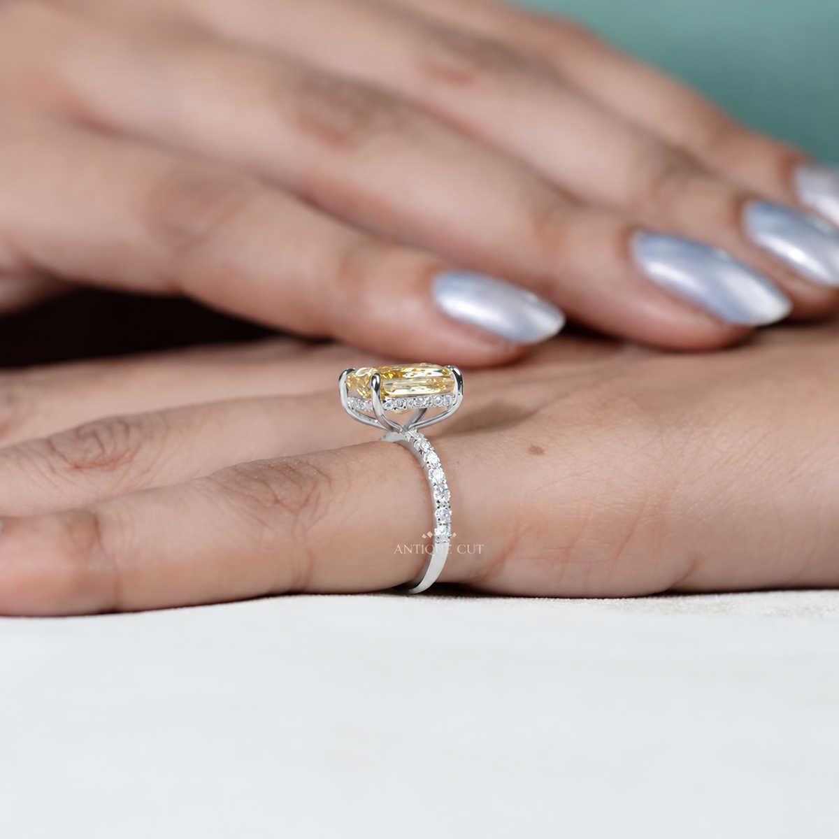 10k White Gold, 14k White Gold, 18k White Gold, Platinum