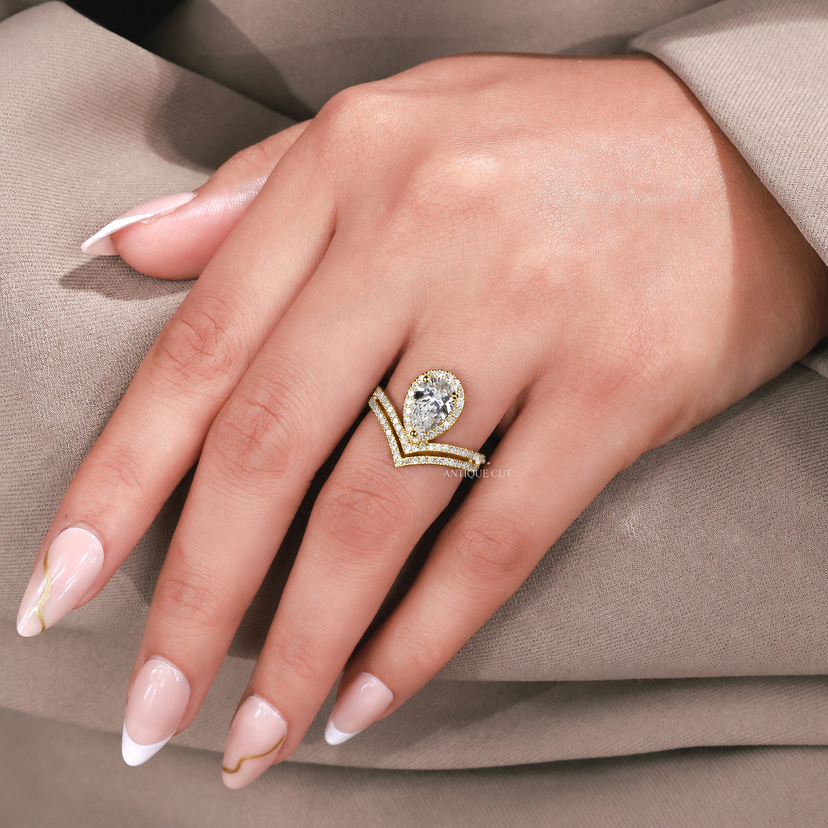 10k Yellow Gold, 14k Yellow Gold, 18k Yellow Gold