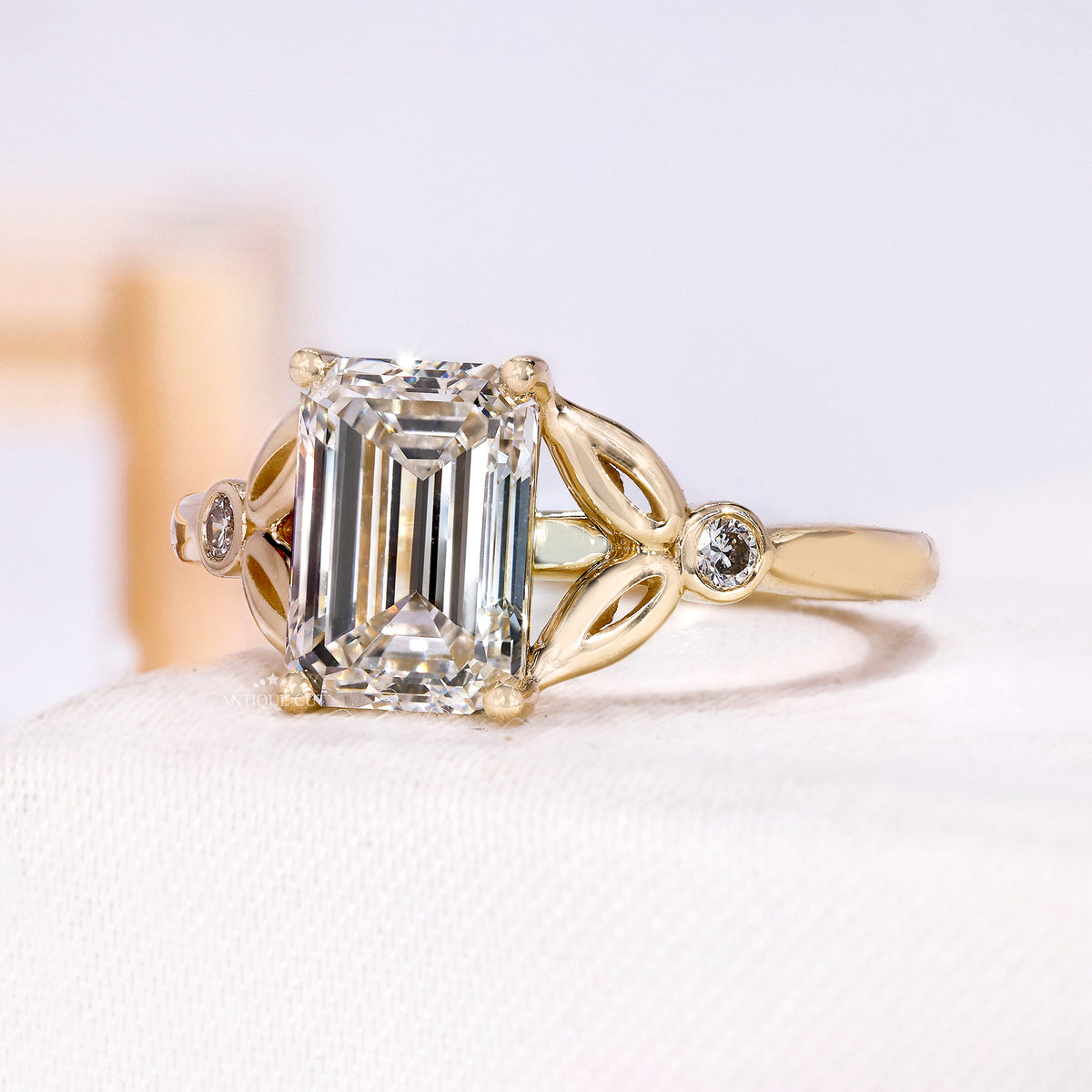 10k Yellow Gold, 14k Yellow Gold, 18k Yellow Gold