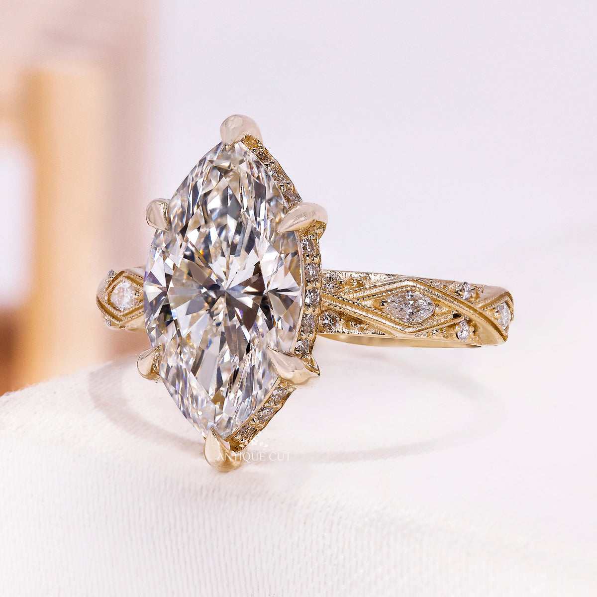 10k Yellow Gold, 14k Yellow Gold, 18k Yellow Gold