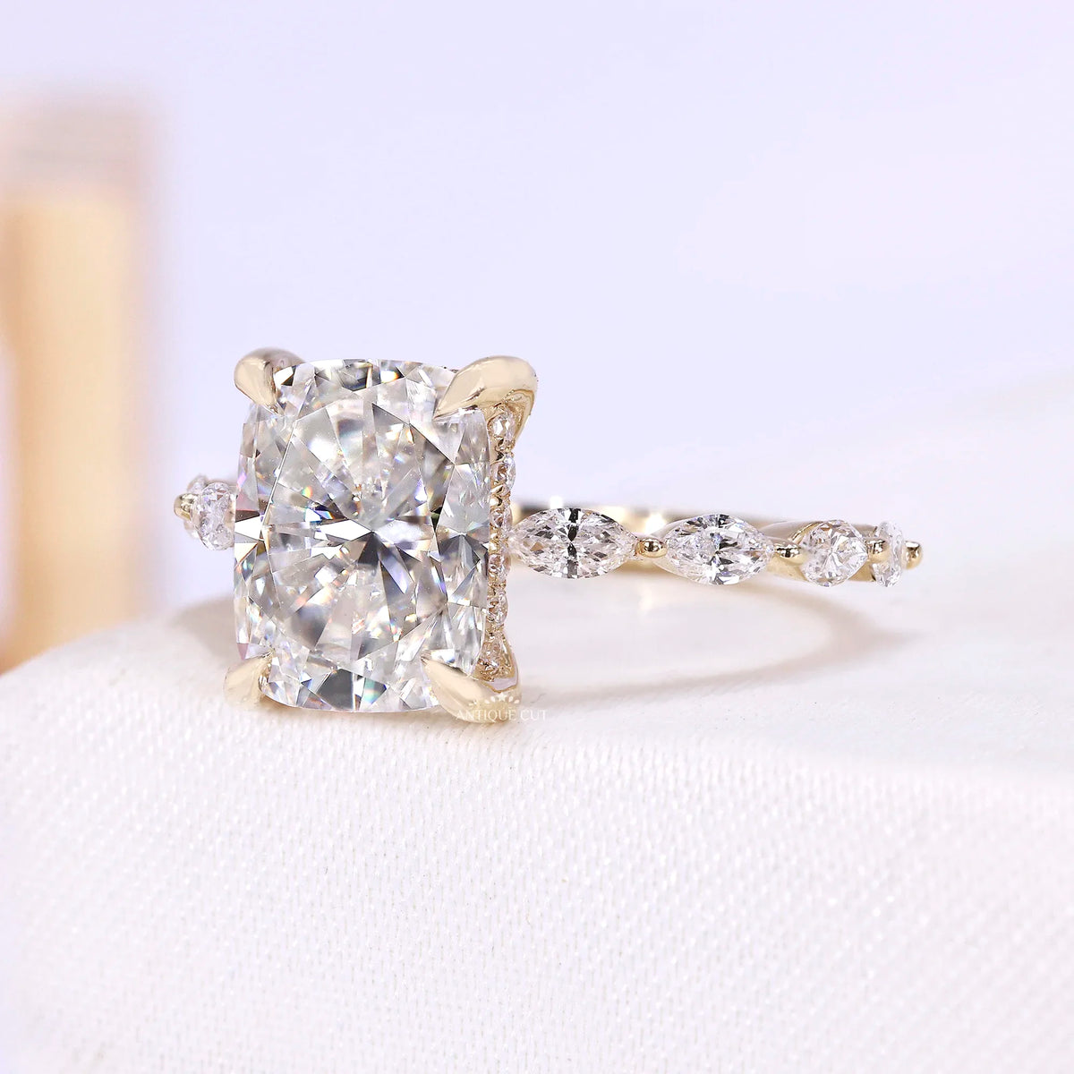 10k Yellow Gold, 14k Yellow Gold, 18k Yellow Gold