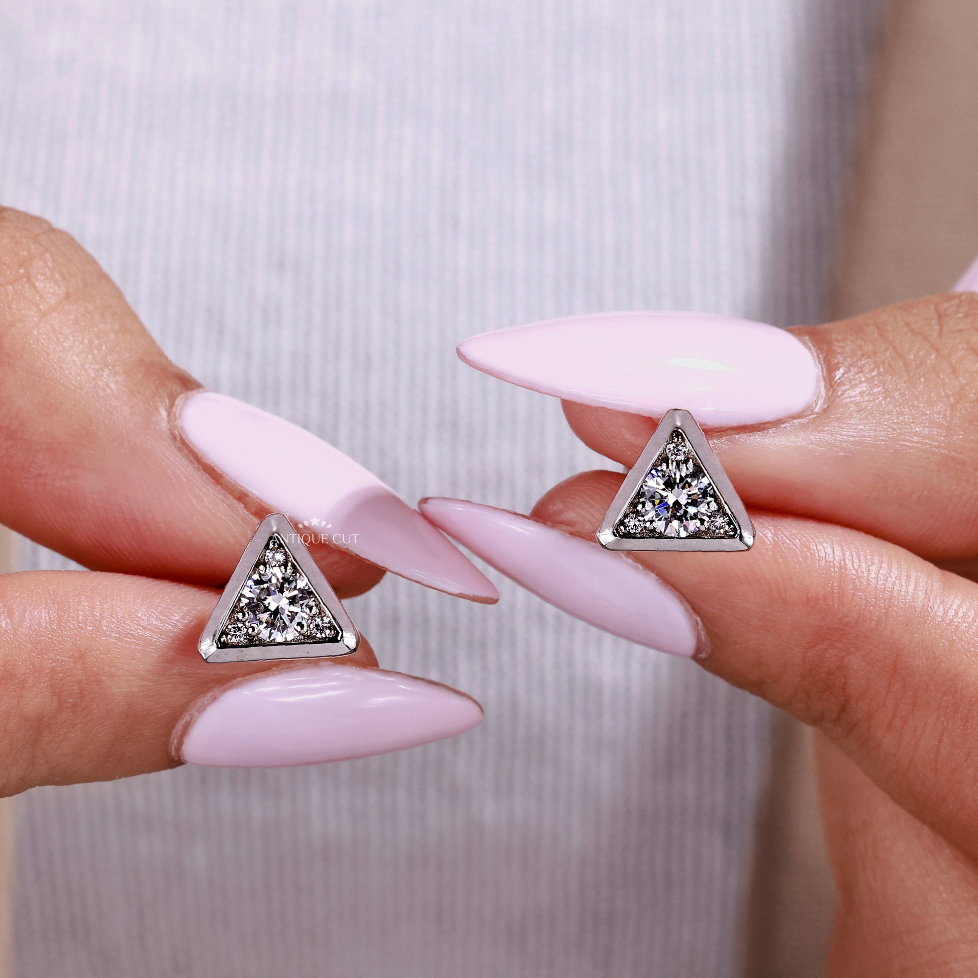 Lab grown round diamonds earring in triangle design