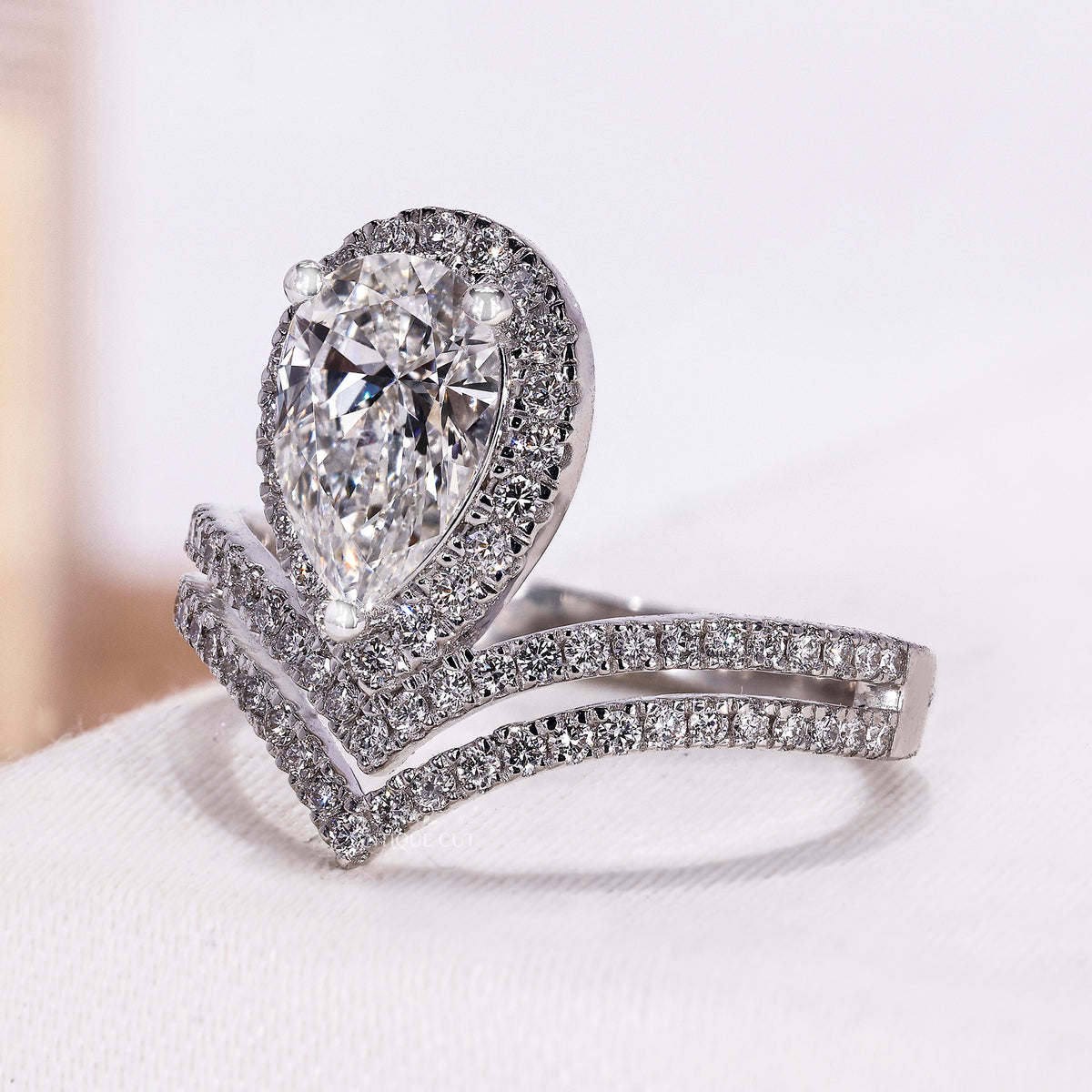 10k White Gold, 14k White Gold, 18k White Gold, Platinum