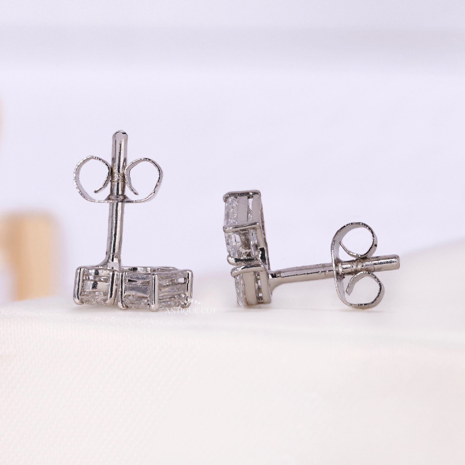 Elegant cluster diamond earrings in white gold