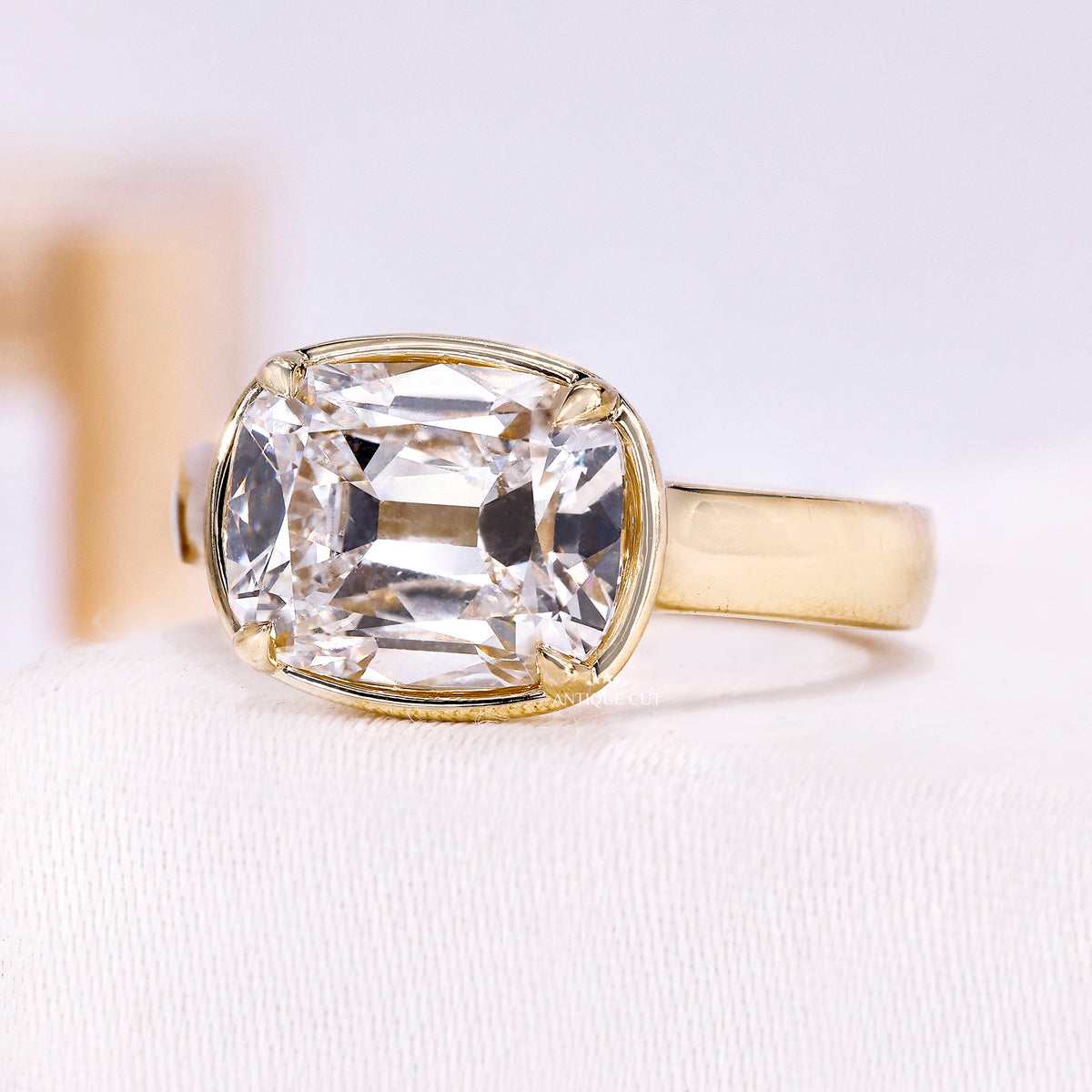 10k Yellow Gold, 14k Yellow Gold, 18k Yellow Gold