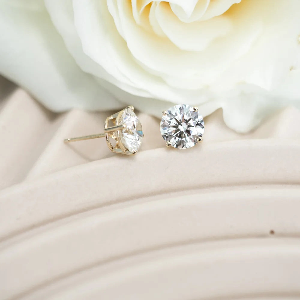 Round Lab Grown Diamond Stud Earring, EF Color, VS Clarity, IGI Certified