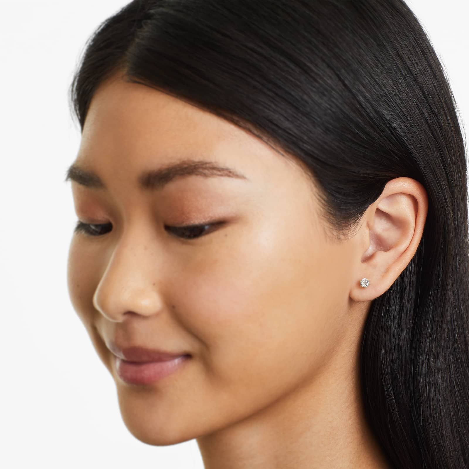 Boucle d'oreille à tige en diamant créée en laboratoire en fil d'or jaune 14 carats