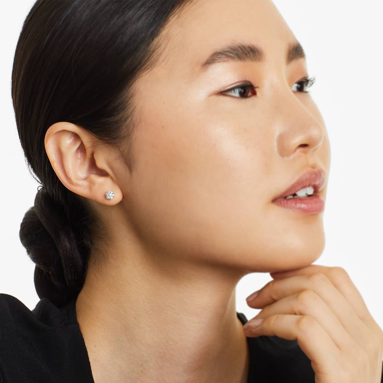 Boucle d'oreille à tige en diamant créée en laboratoire en fil d'or jaune 14 carats