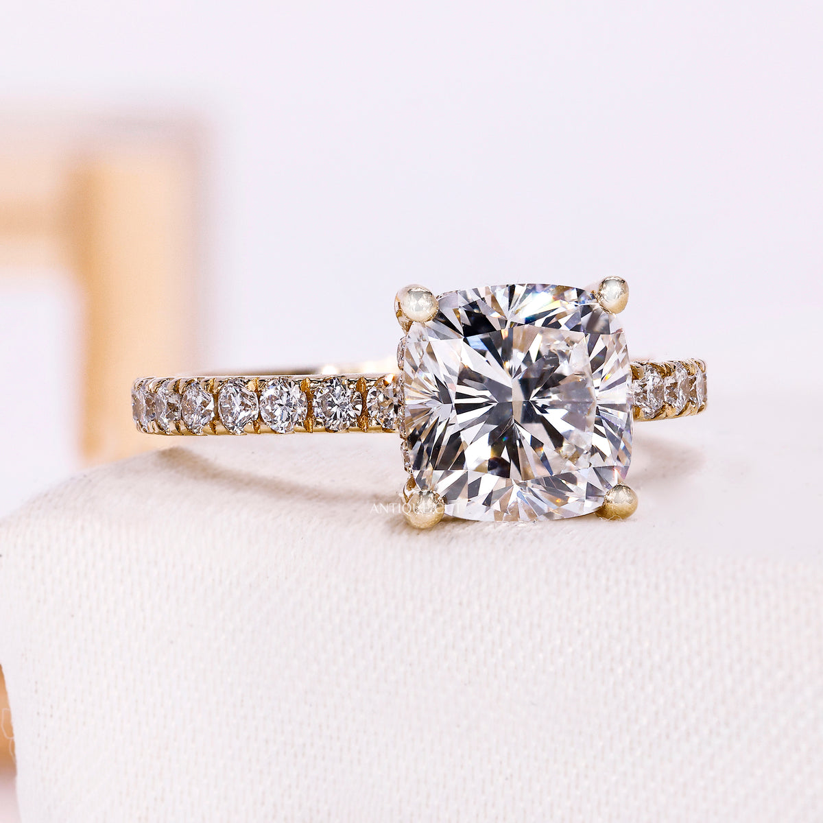 10k Yellow Gold, 14k Yellow Gold, 18k Yellow Gold
