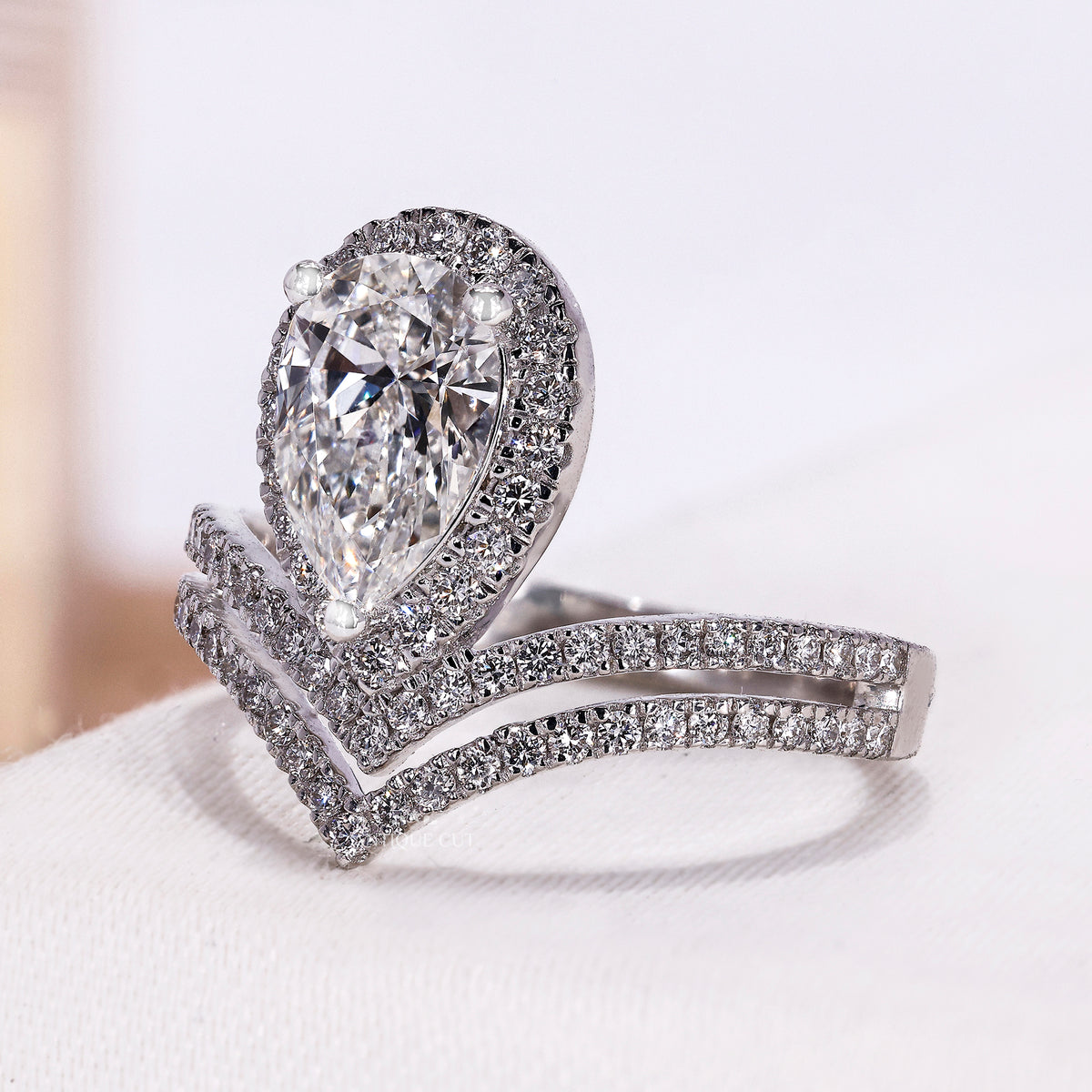 10k White Gold, 14k White Gold, 18k White Gold, Platinum