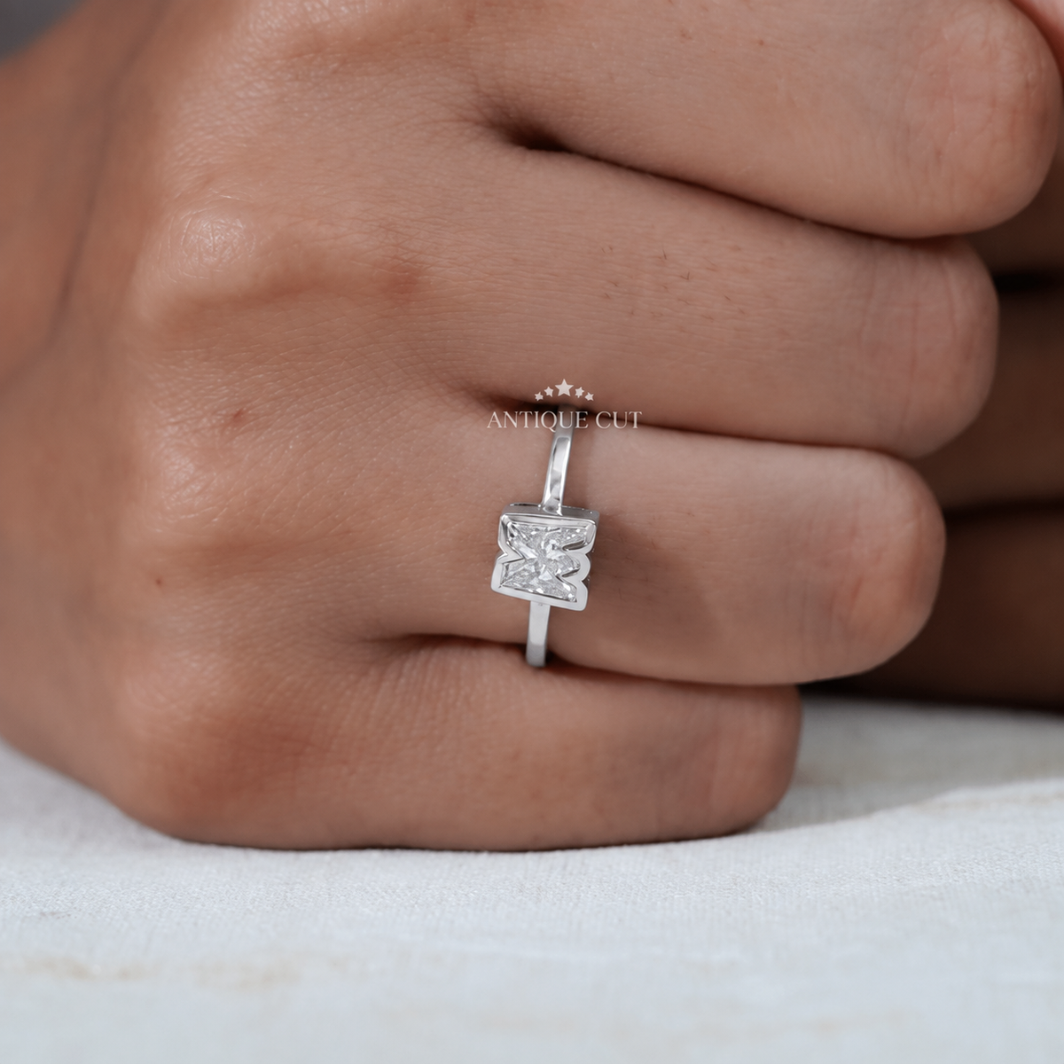10k White Gold, 14k White Gold, 18k White Gold, Platinum