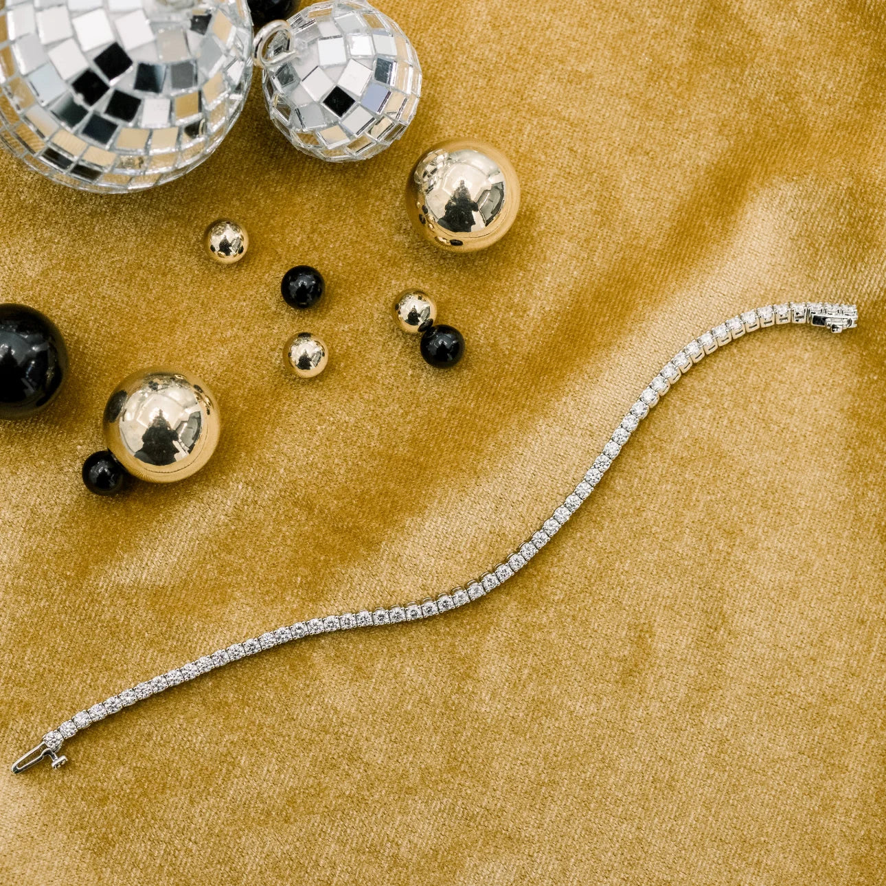 #Color_White Gold_4.0tcw