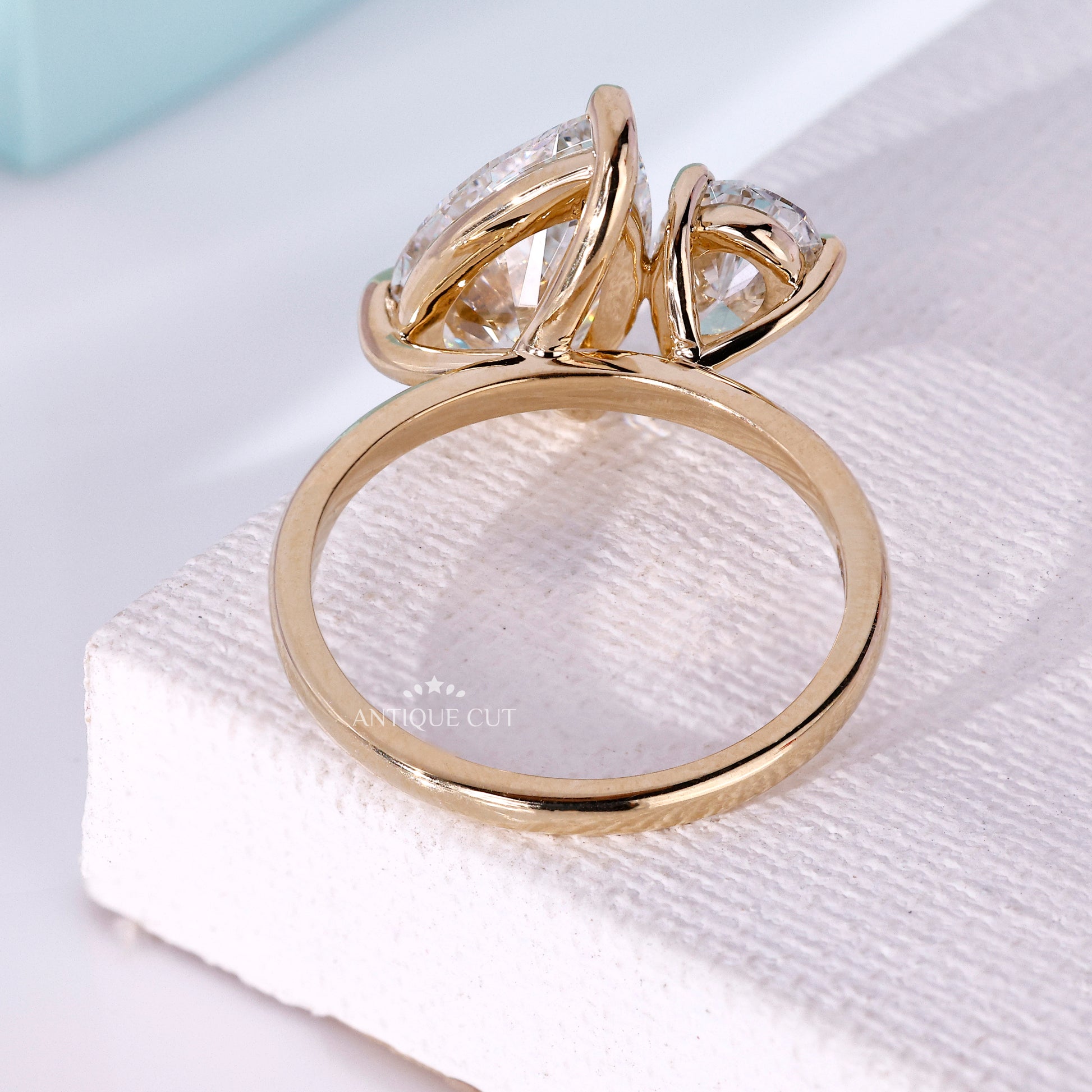 Antiquecut lab grown diamond ring with pear cut diamond setting