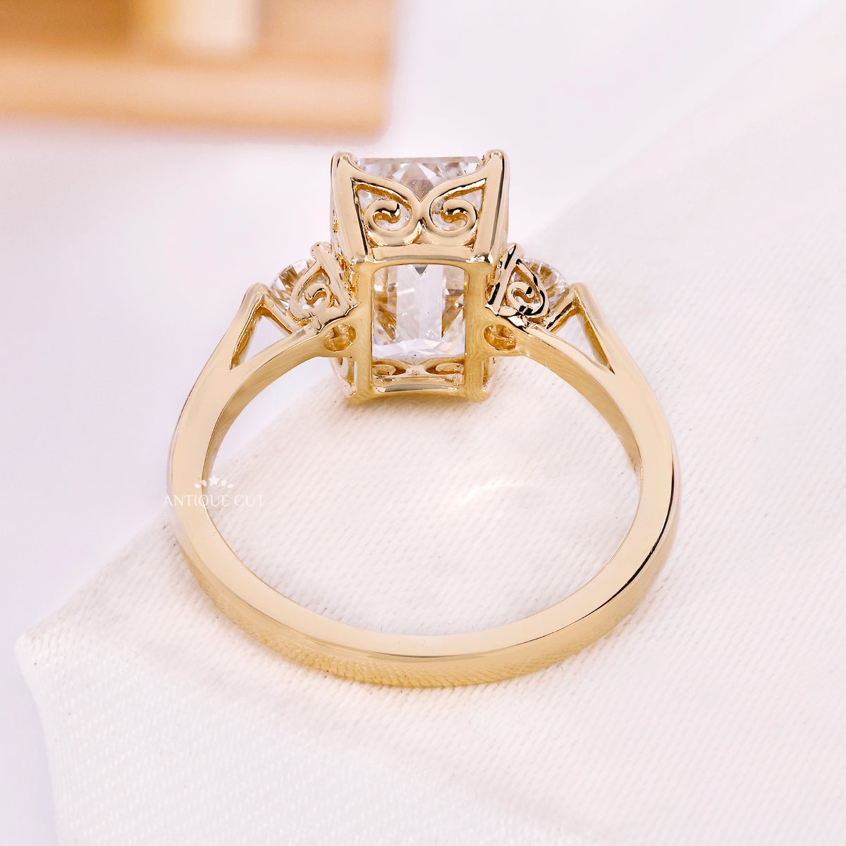 10k Yellow Gold, 14k Yellow Gold, 18k Yellow Gold
